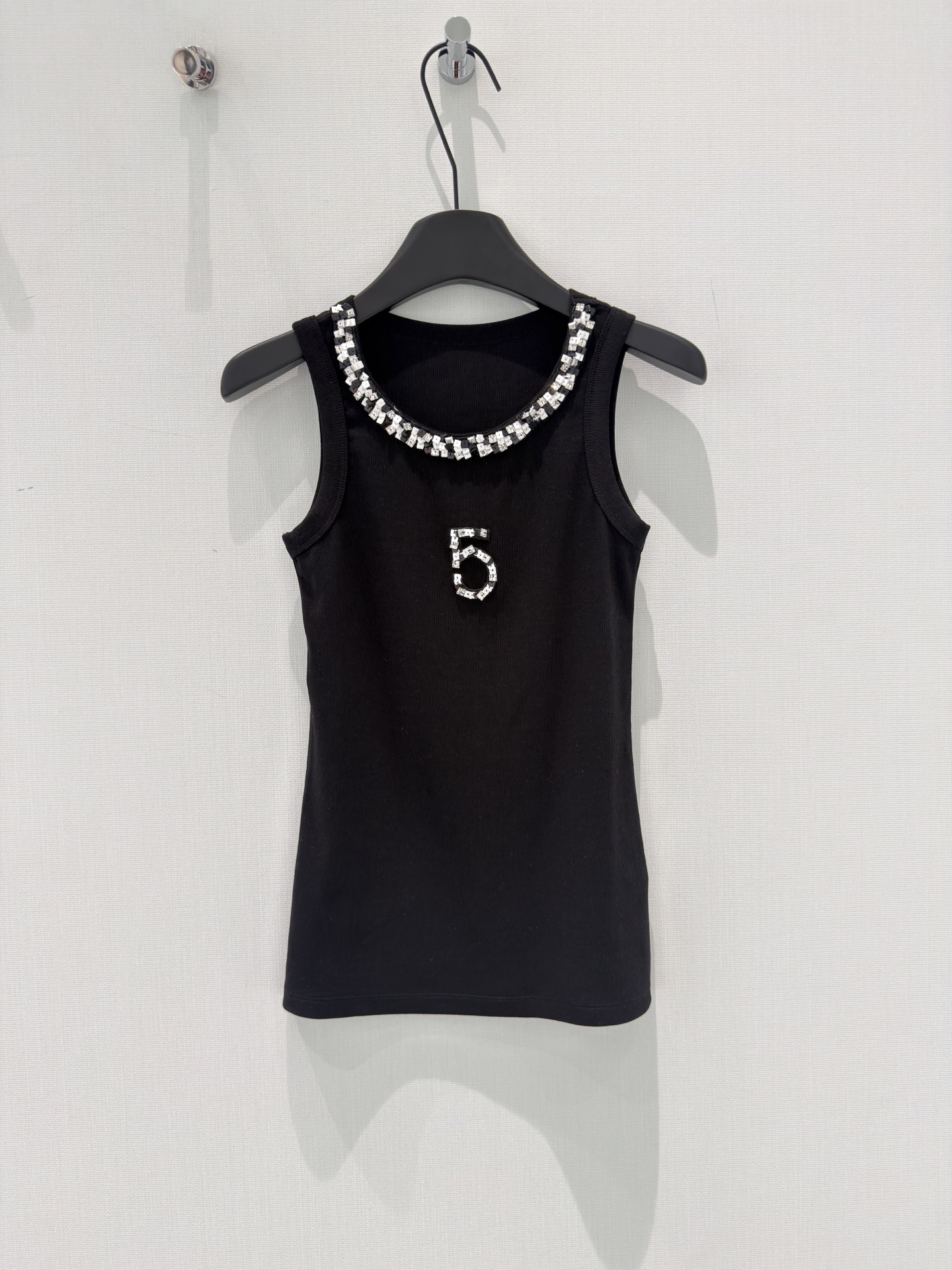 🛒𝐍𝐄𝐖 · 𝟐𝟎𝟐6/爆款现货设计师 原创｜2026新款订珠背心云感舒适的系列！上身的触感谁穿谁知道的