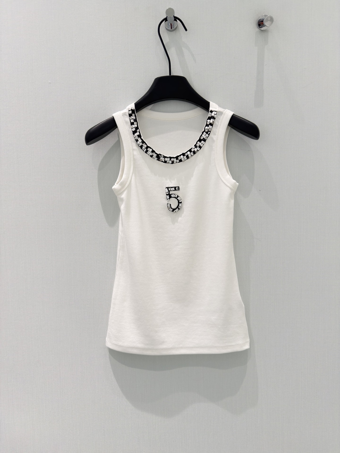 🛒𝐍𝐄𝐖 · 𝟐𝟎𝟐6/爆款现货设计师 原创｜2026新款订珠背心云感舒适的系列！上身的触感谁穿谁知道的