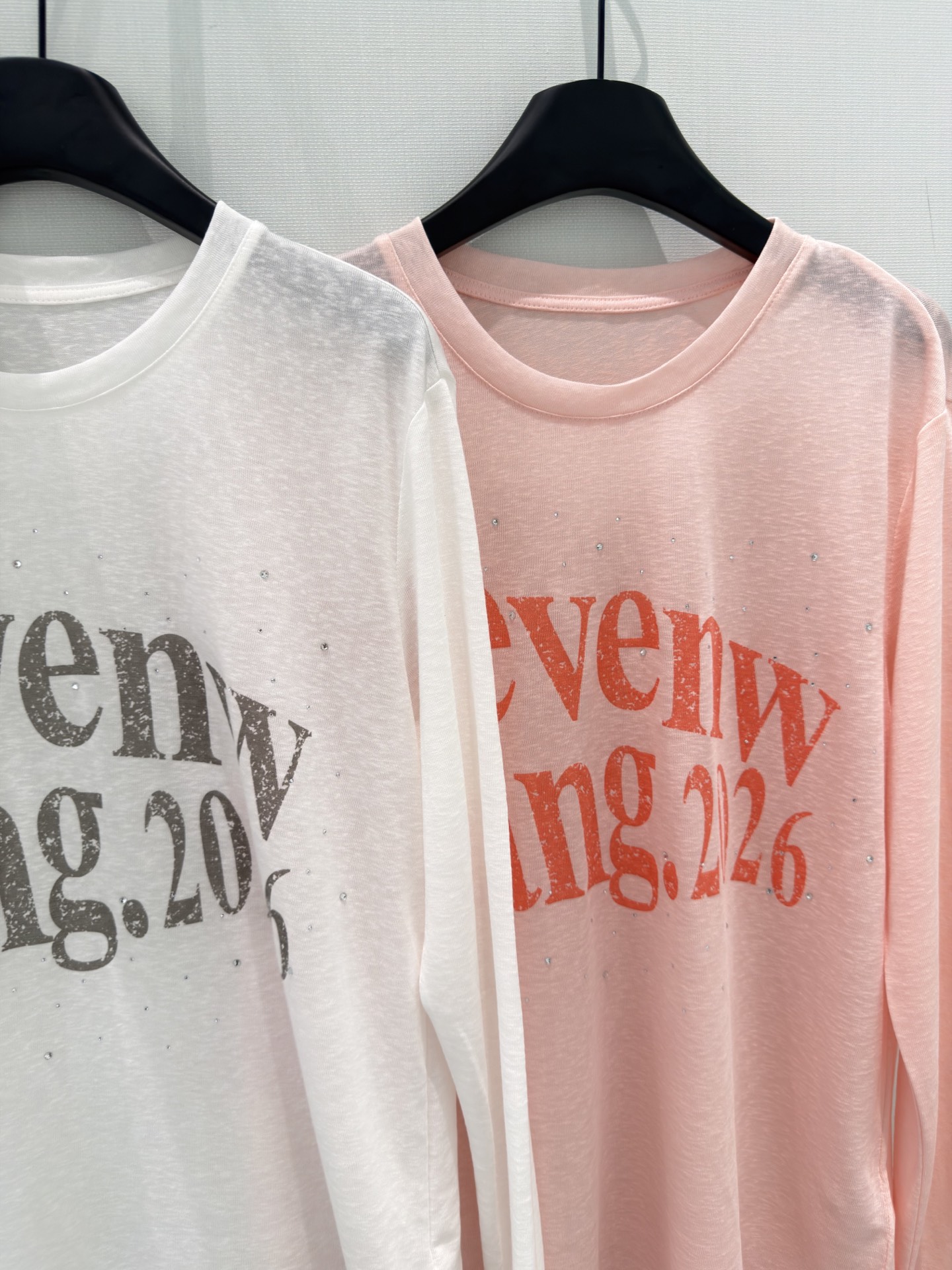 🛒𝐍𝐄𝐖 · 𝟐𝟎𝟐6/爆款现货【春夏上新】 设计师小众｜2026新款长袖来赛尔防晒T恤高端订制面料，百