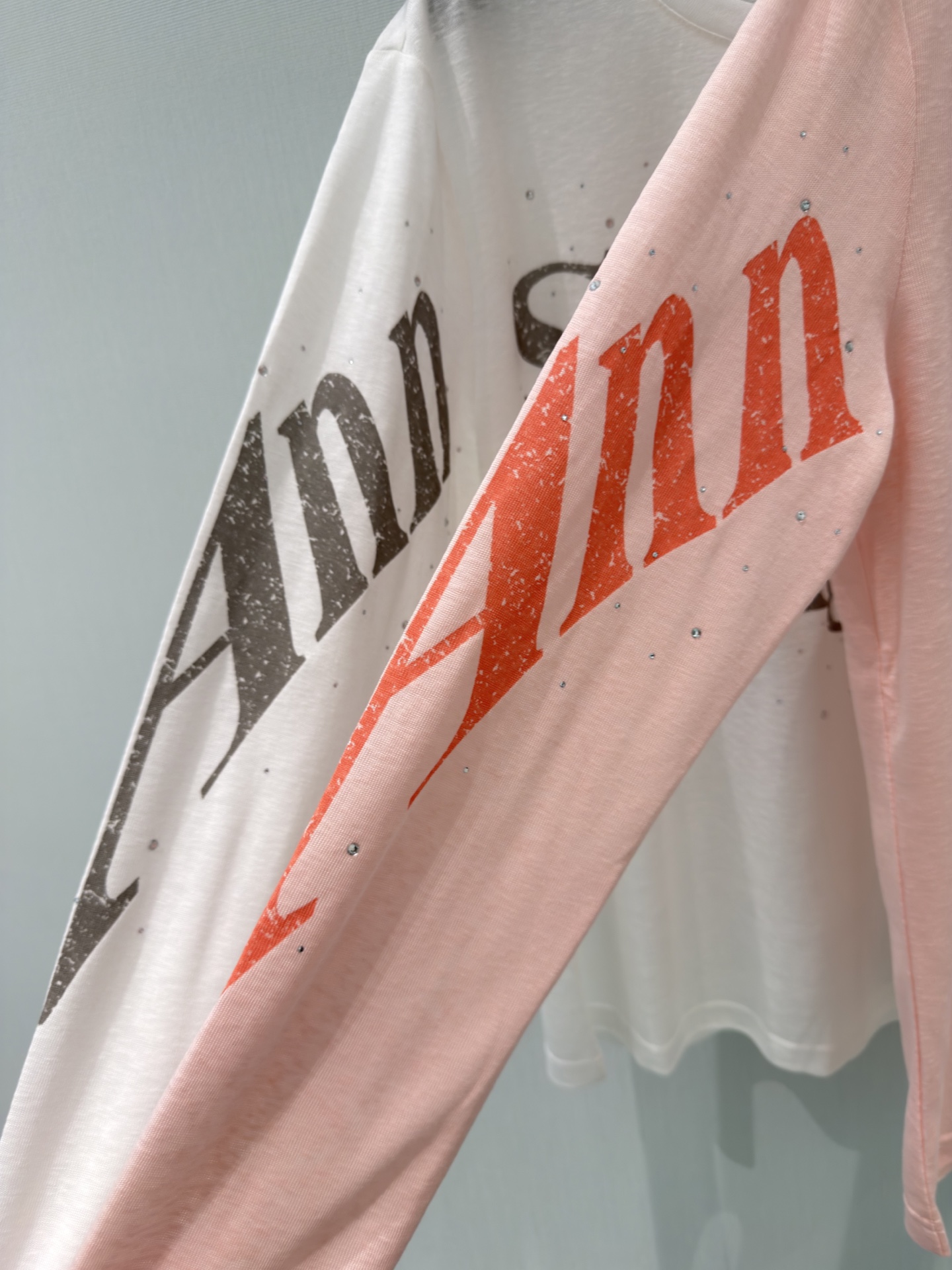 🛒𝐍𝐄𝐖 · 𝟐𝟎𝟐6/爆款现货【春夏上新】 设计师小众｜2026新款长袖来赛尔防晒T恤高端订制面料，百