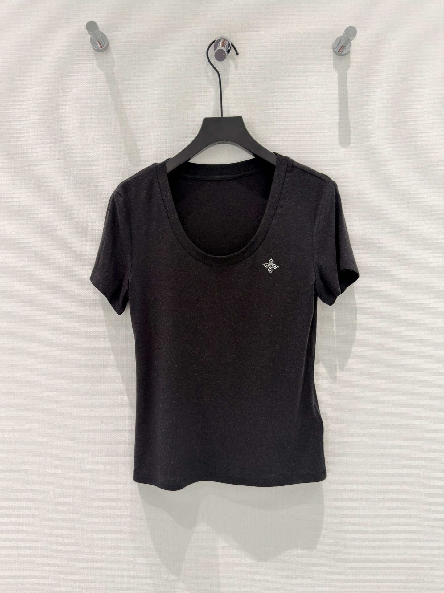 🛒𝐍𝐄𝐖 · 𝟐𝟎𝟐6/爆款现货【春夏上新】 设计师小众｜2026新款天丝亚麻T恤高端订制面料，百搭版型