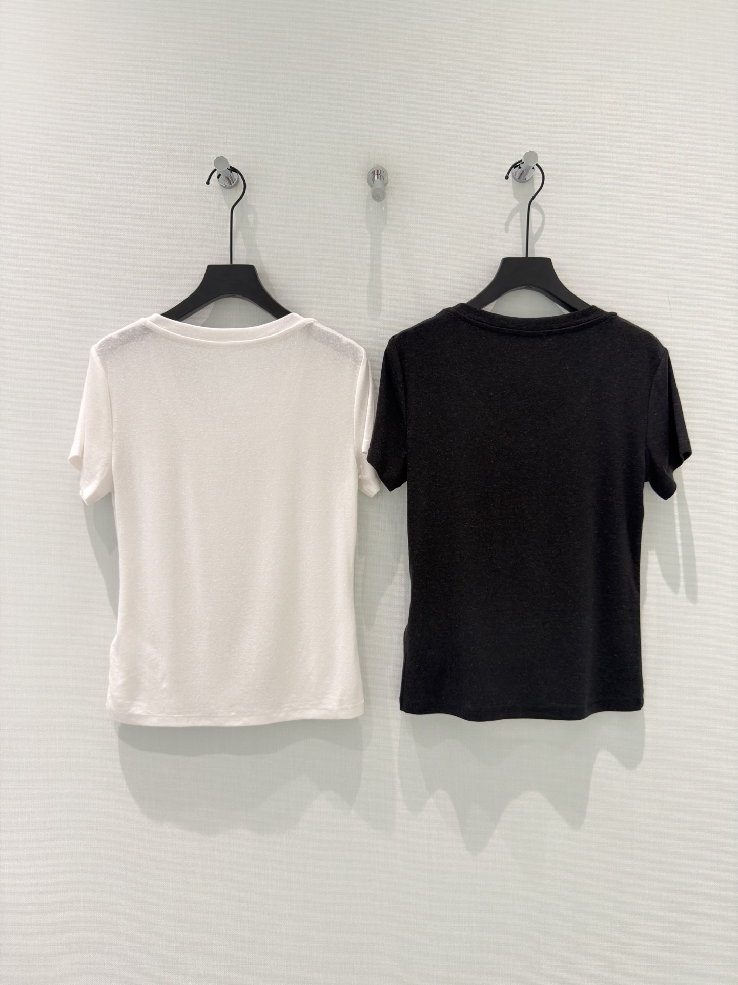 🛒𝐍𝐄𝐖 · 𝟐𝟎𝟐6/爆款现货【春夏上新】 设计师小众｜2026新款天丝亚麻T恤高端订制面料，百搭版型