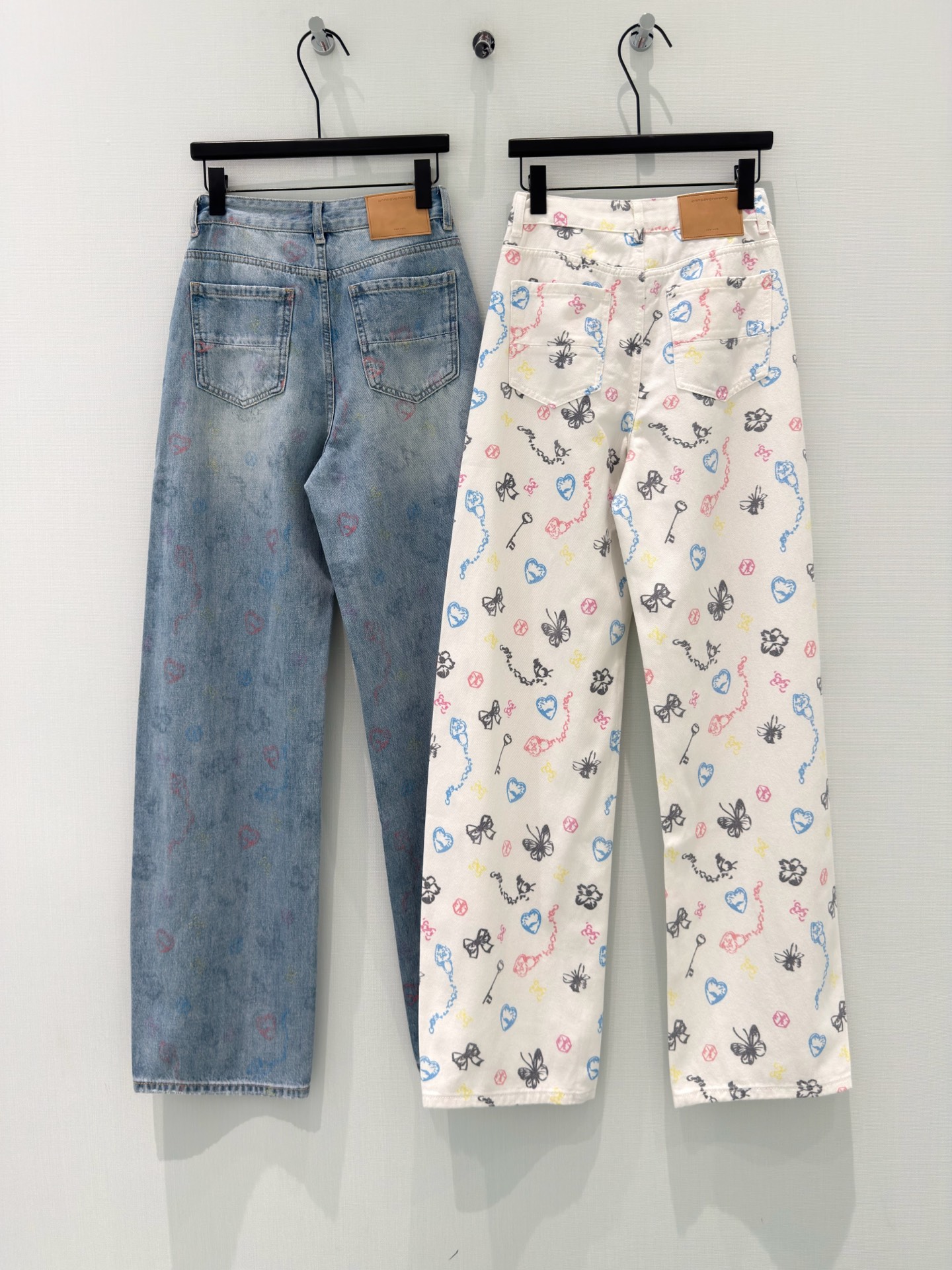 🛒𝐍𝐄𝐖 · 𝟐𝟎𝟐6/爆款现货原创 克罗星｜经典印花微镰牛仔裤采用高端定制面料，牛仔穿起来非常舒适，常