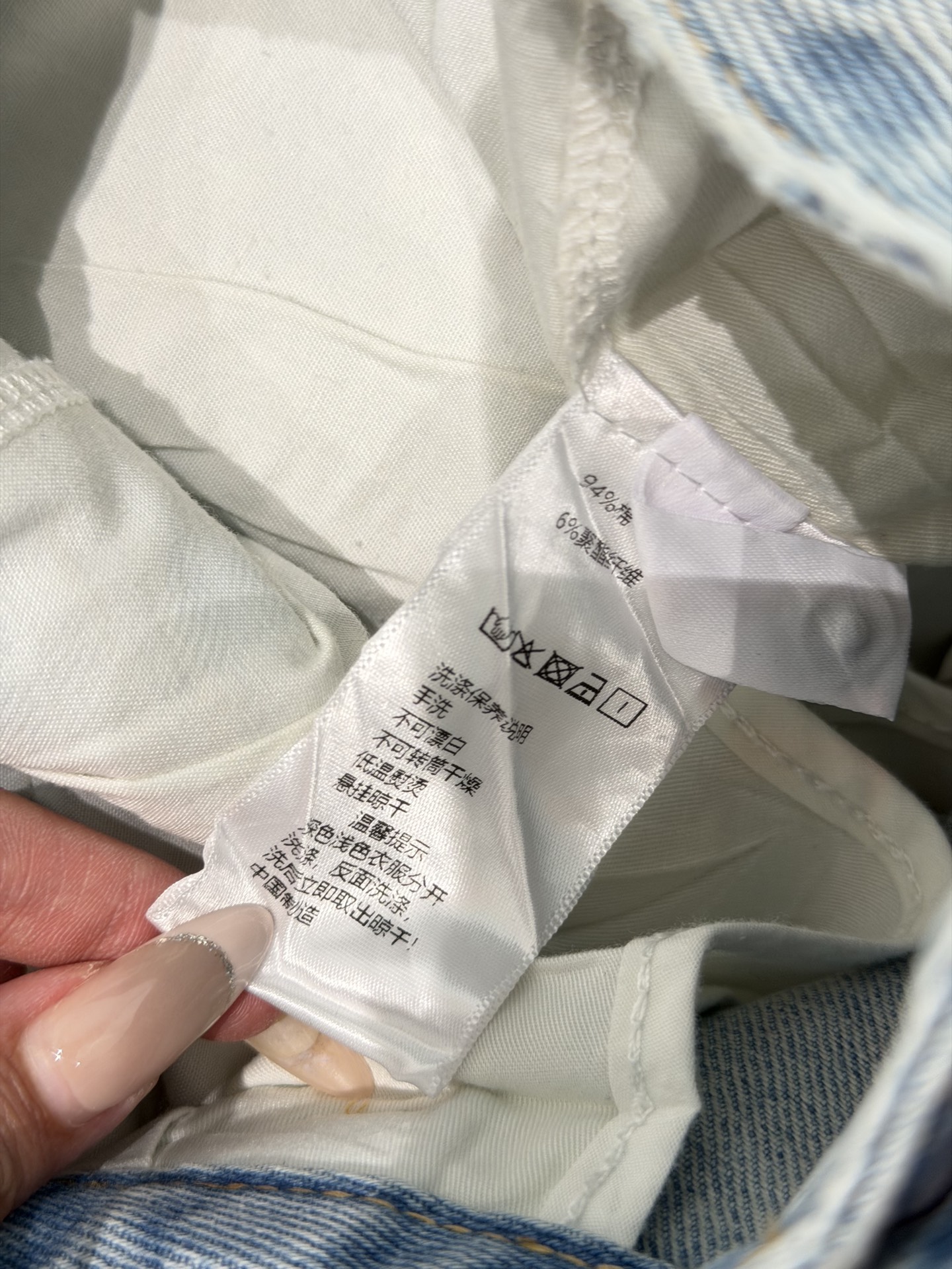 🛒𝐍𝐄𝐖 · 𝟐𝟎𝟐6/爆款现货原创 设计师｜26新款涂鸦印花烫钻裤裙色系搭配非常好看，瘦身设计，版型上