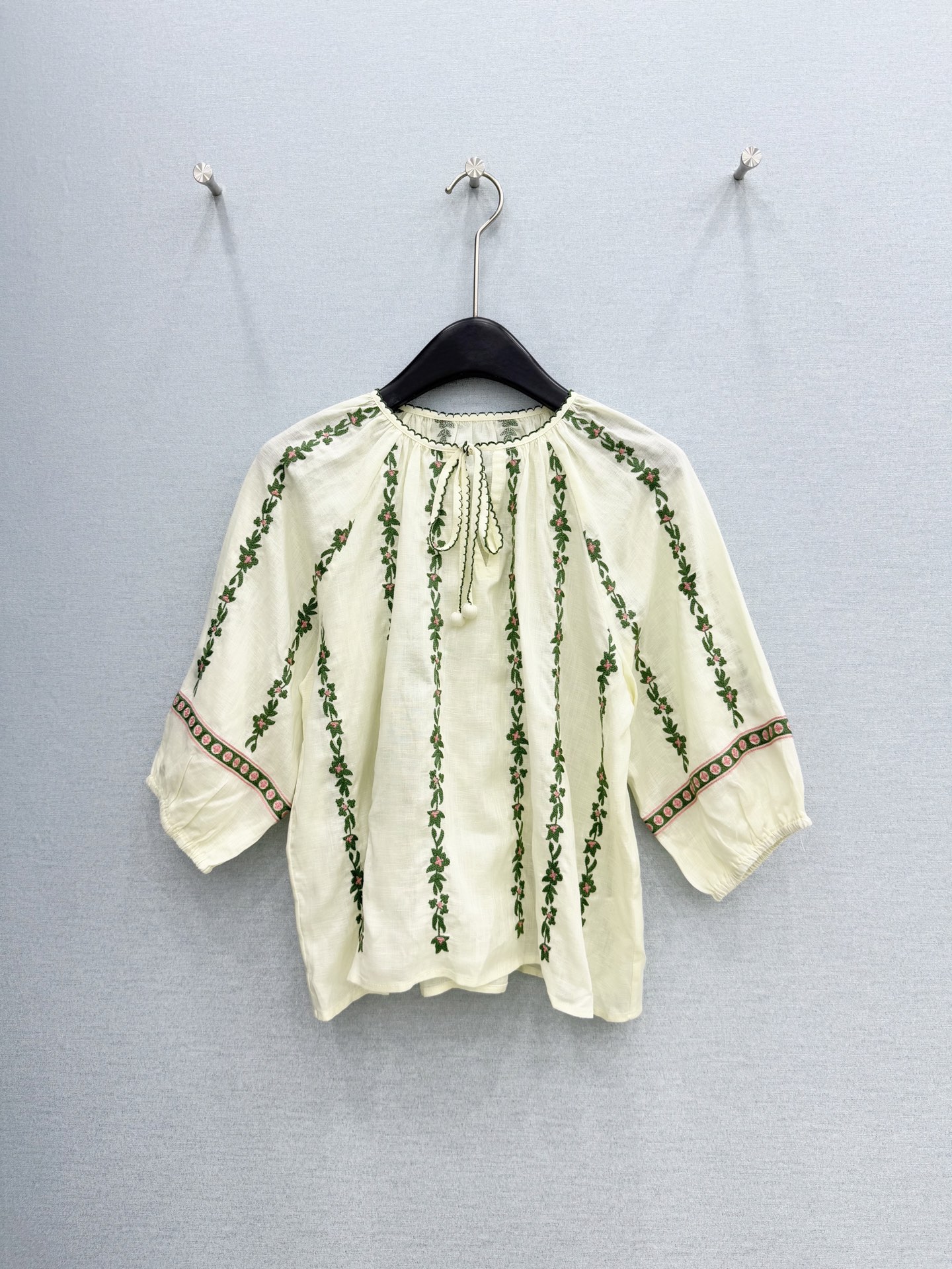 🛒𝐍𝐄𝐖 · 𝟐𝟎𝟐6/爆款现货原单品质 小众*｜2026新品立体刺绣棉麻衬衫精致版型，高级肌理细腻 极