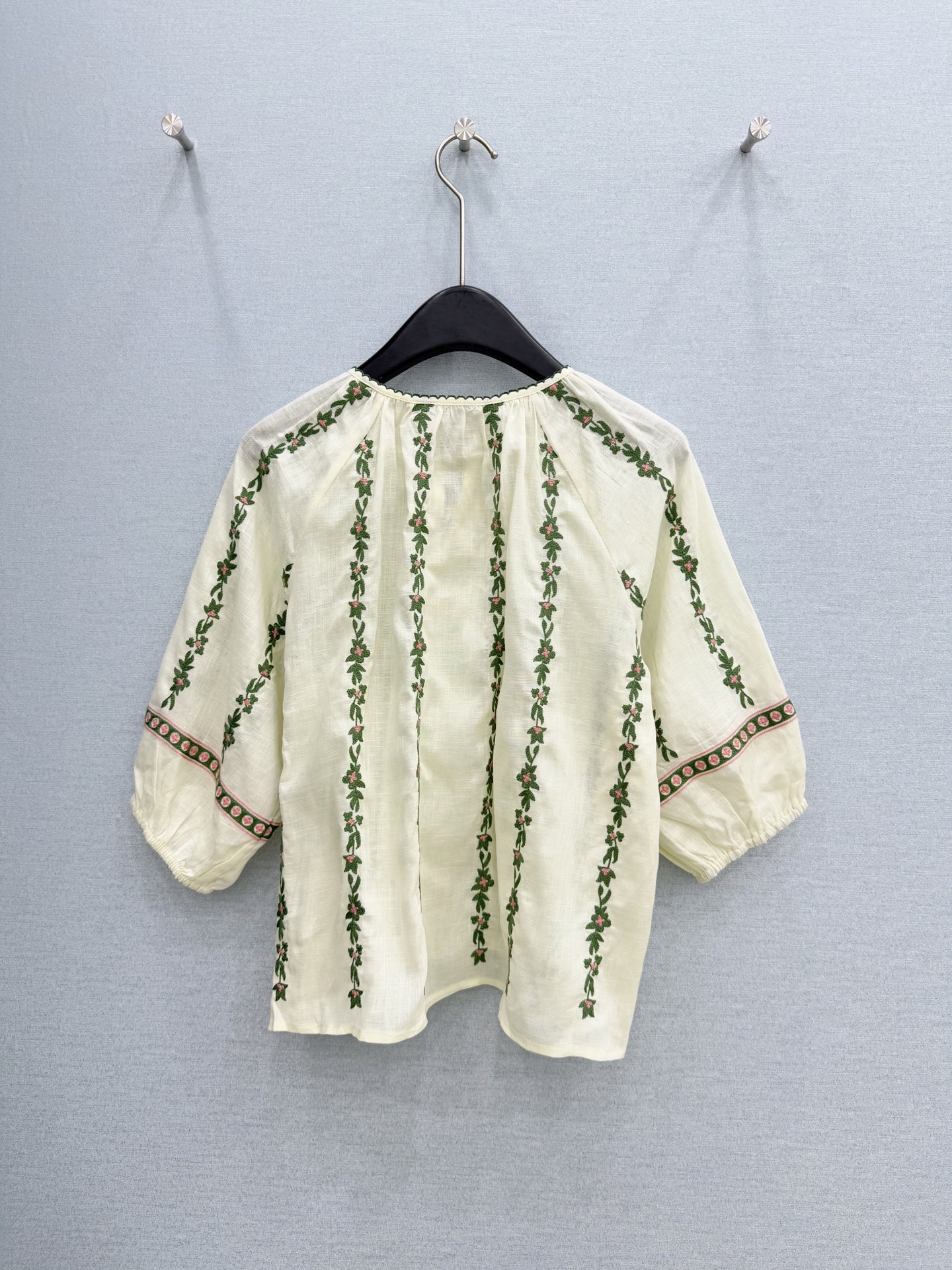 🛒𝐍𝐄𝐖 · 𝟐𝟎𝟐6/爆款现货原单品质 小众*｜2026新品立体刺绣棉麻衬衫精致版型，高级肌理细腻 极