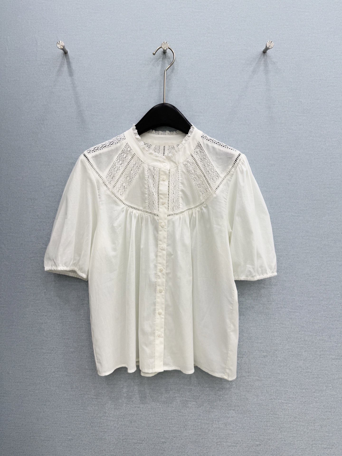 🛒𝐍𝐄𝐖 · 𝟐𝟎𝟐6/爆款现货原单品质 小众*｜2026新品蕾丝拼接衬衫精致版型，高级肌理细腻 极简主