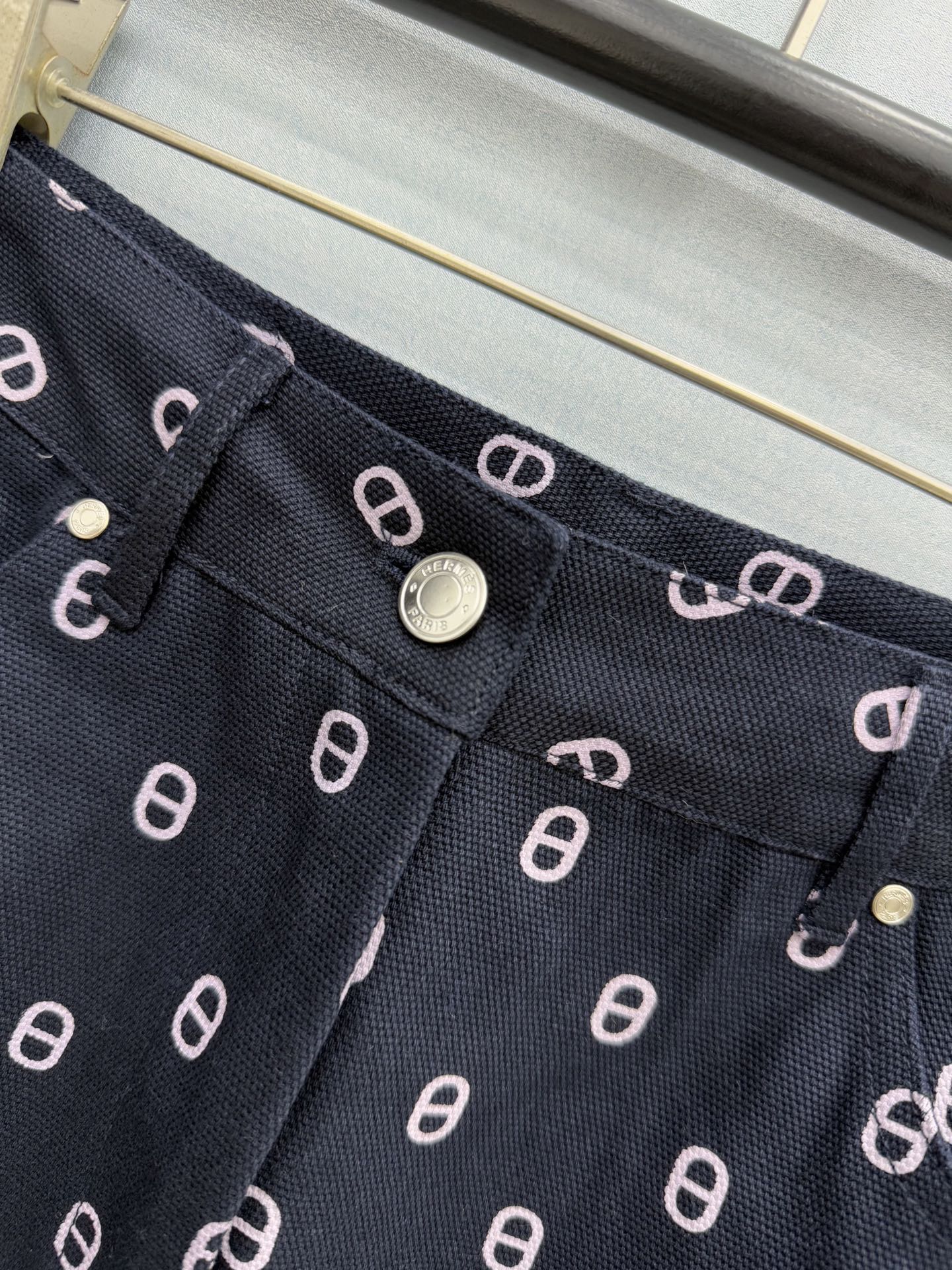 🛒𝐍𝐄𝐖 · 𝟐𝟎𝟐5/爆款现货【原单品质】Her*｜ 2025新品印花牛仔裤定制YB进口材质 质感舒适