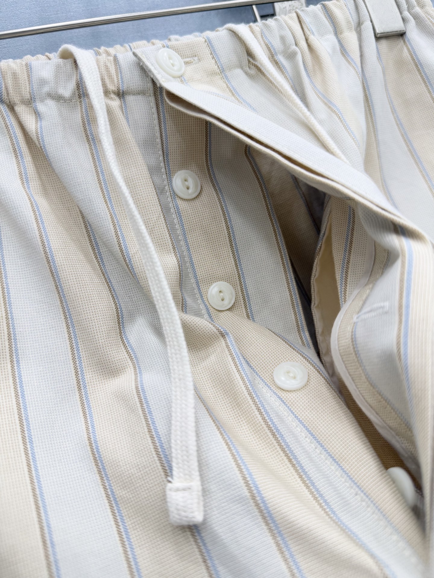 🛒𝐍𝐄𝐖 · 𝟐𝟎𝟐6/爆款现货【原单品质】MM6*｜ 2026新品色织条纹棉质休闲裤定制YB进口材质 