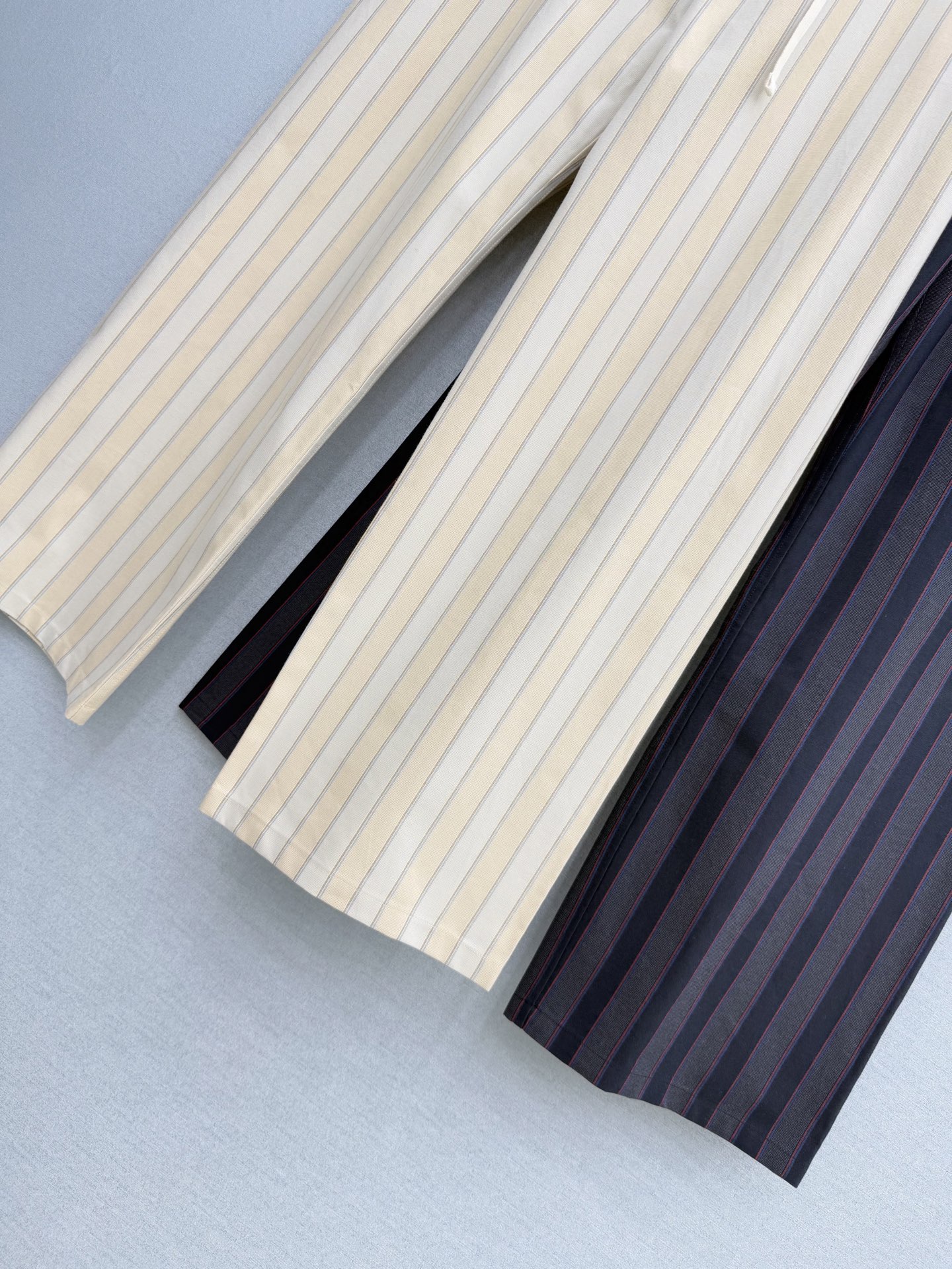 🛒𝐍𝐄𝐖 · 𝟐𝟎𝟐6/爆款现货【原单品质】MM6*｜ 2026新品色织条纹棉质休闲裤定制YB进口材质 