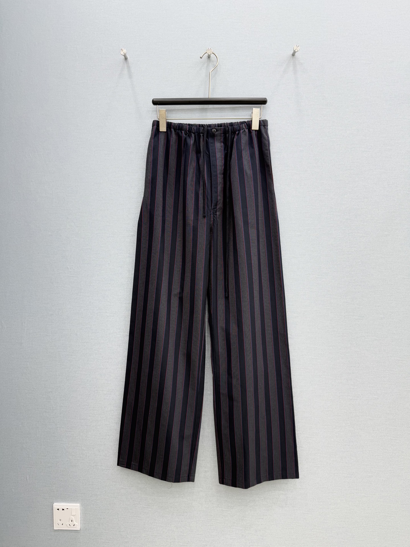 🛒𝐍𝐄𝐖 · 𝟐𝟎𝟐6/爆款现货【原单品质】MM6*｜ 2026新品色织条纹棉质休闲裤定制YB进口材质 