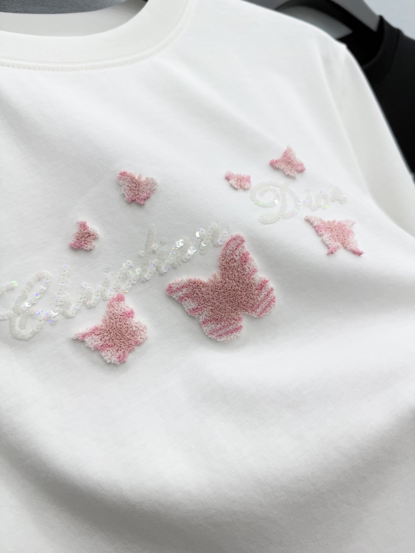 🛒𝐍𝐄𝐖 · 𝟐𝟎𝟐6/爆款现货原单品质 Di*｜26新品牙刷绣短袖T恤精致版型上身巨显瘦！定制最新工艺