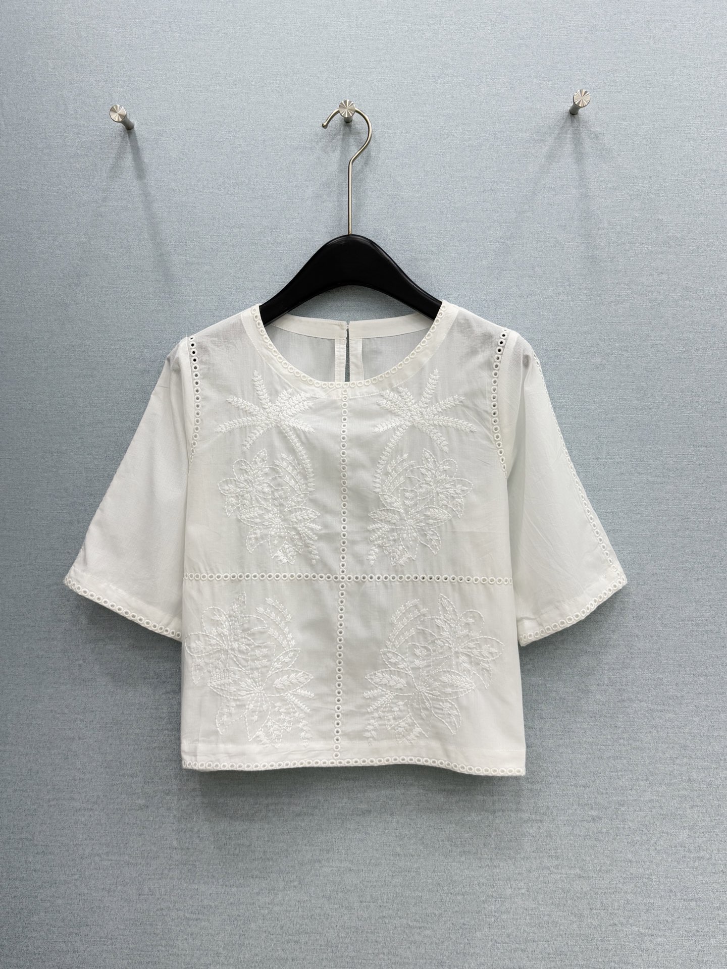 🛒𝐍𝐄𝐖 · 𝟐𝟎𝟐6/爆款现货原单品质 小众*｜2026新品椰树刺绣衬衫精致版型，高级肌理细腻 极简主