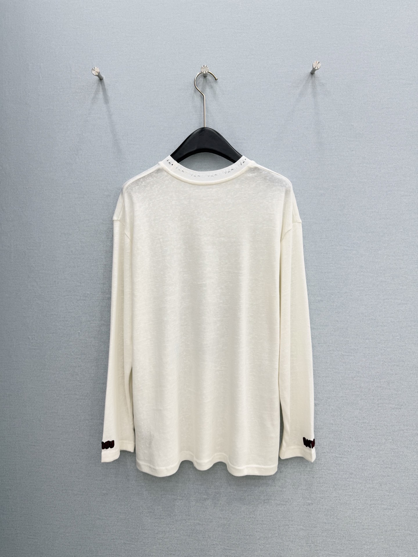 🛒𝐍𝐄𝐖 · 𝟐𝟎𝟐6/爆款现货【春夏上新】 设计师小众｜2026新款印花刺绣防晒长袖T恤高订面料，百搭