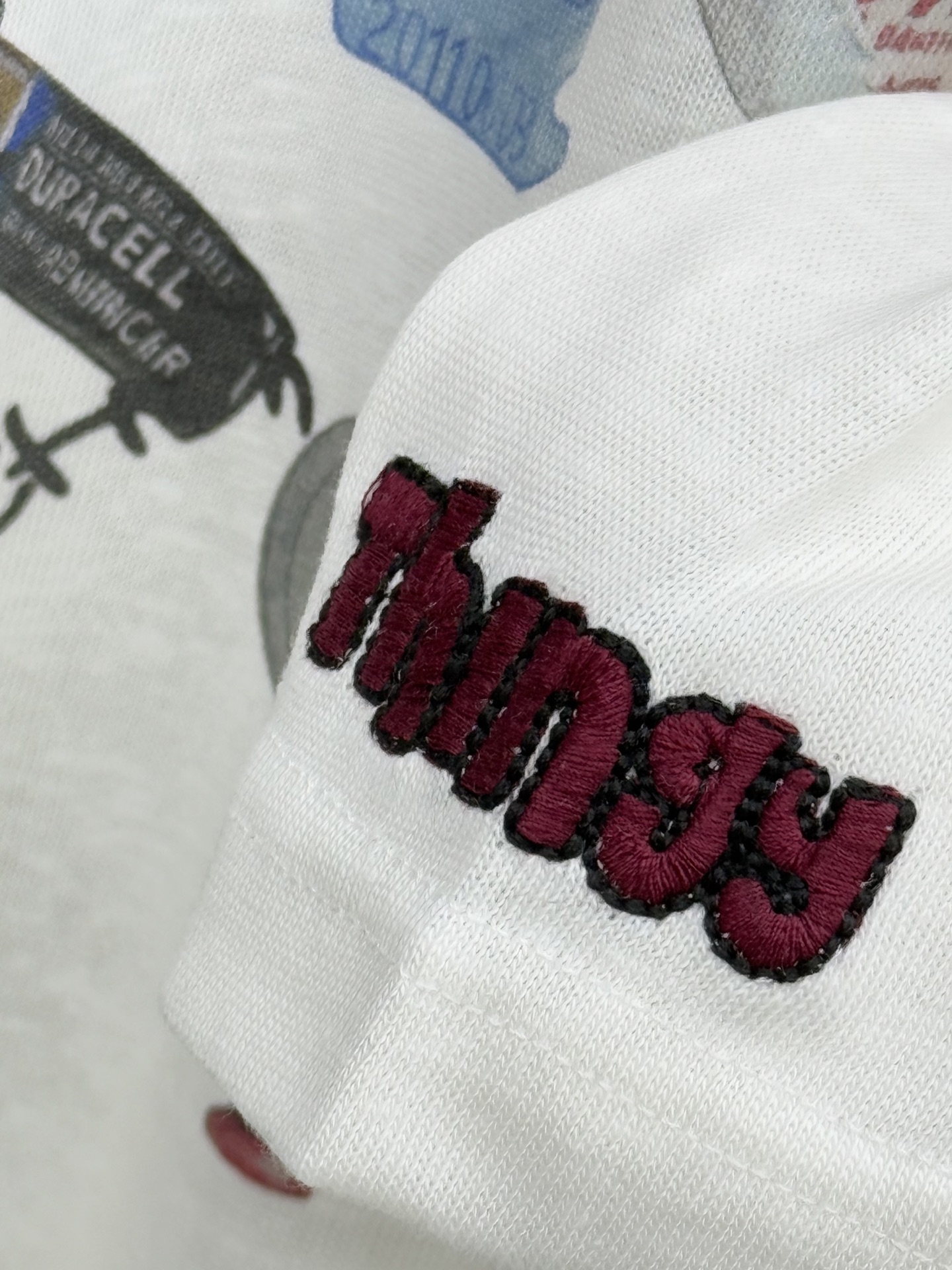 🛒𝐍𝐄𝐖 · 𝟐𝟎𝟐6/爆款现货【春夏上新】 设计师小众｜2026新款印花刺绣防晒长袖T恤高订面料，百搭