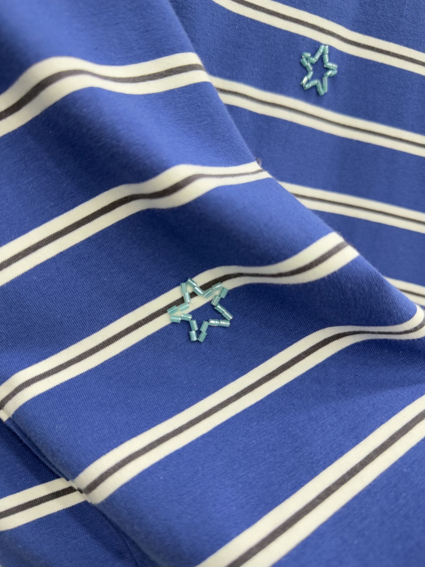 🛒𝐍𝐄𝐖 · 𝟐𝟎𝟐6/爆款现货原单品质 小众*｜精致订珠短袖T恤高订面料 亲肤透气舒适标志性字母图案低