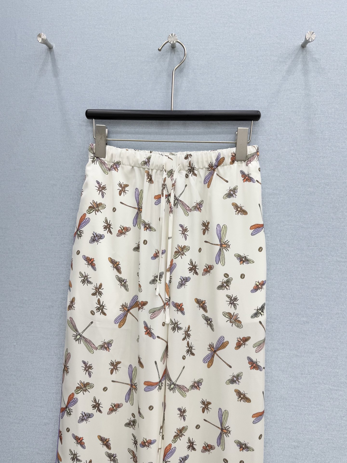 🛒𝐍𝐄𝐖 · 𝟐𝟎𝟐6/爆款现货原创 设计师｜26新款抽绳印花休闲裤颜色百搭高级 定制面料尽显高级随意感