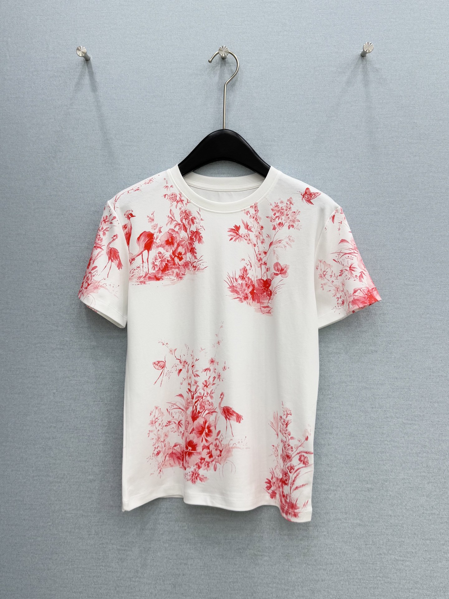 🛒𝐍𝐄𝐖 · 𝟐𝟎𝟐6/爆款现货原单品质 Dio*｜26新品满印短袖T恤精致版型上身巨显瘦！定制最新工艺