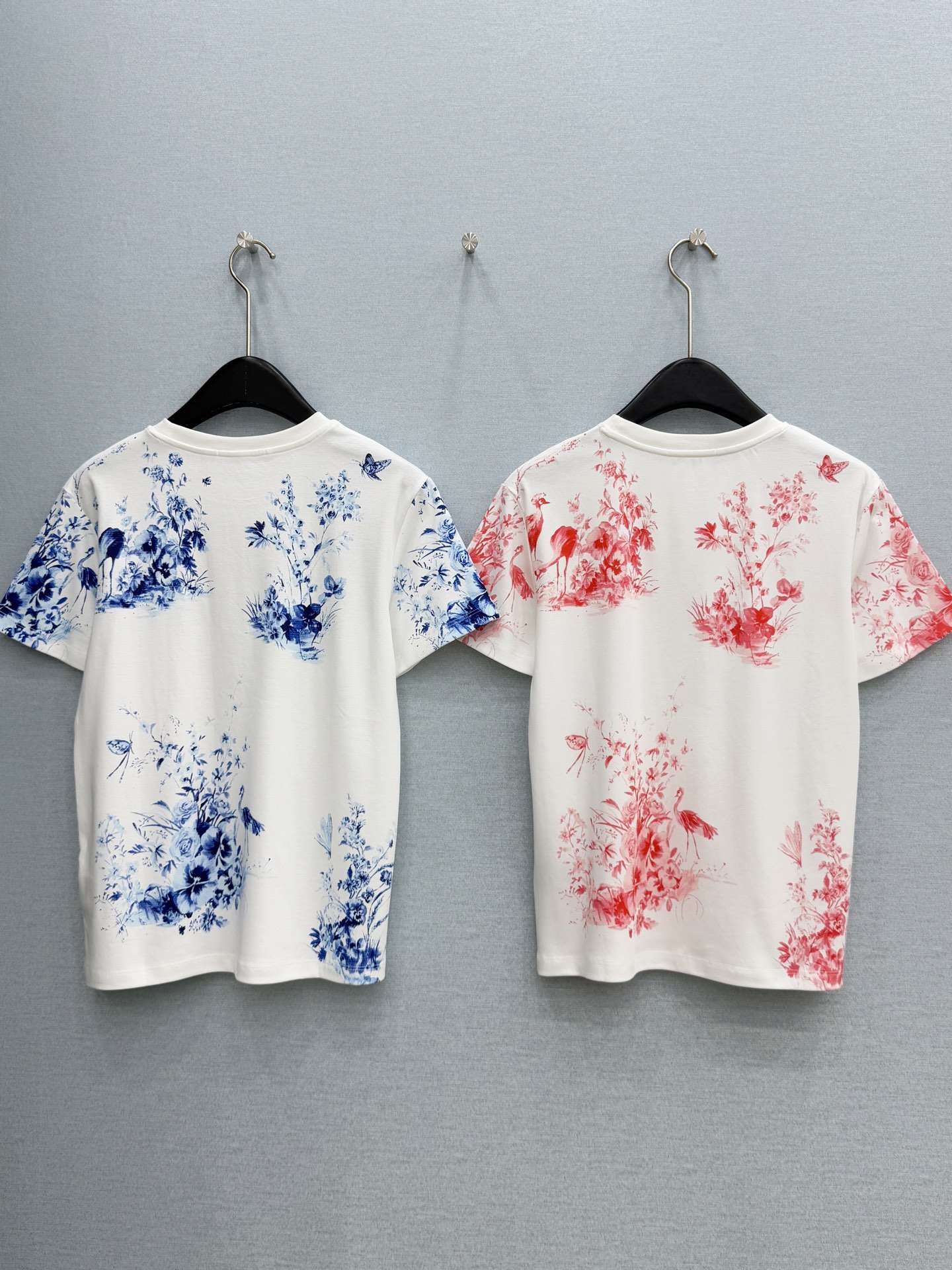 🛒𝐍𝐄𝐖 · 𝟐𝟎𝟐6/爆款现货原单品质 Dio*｜26新品满印短袖T恤精致版型上身巨显瘦！定制最新工艺