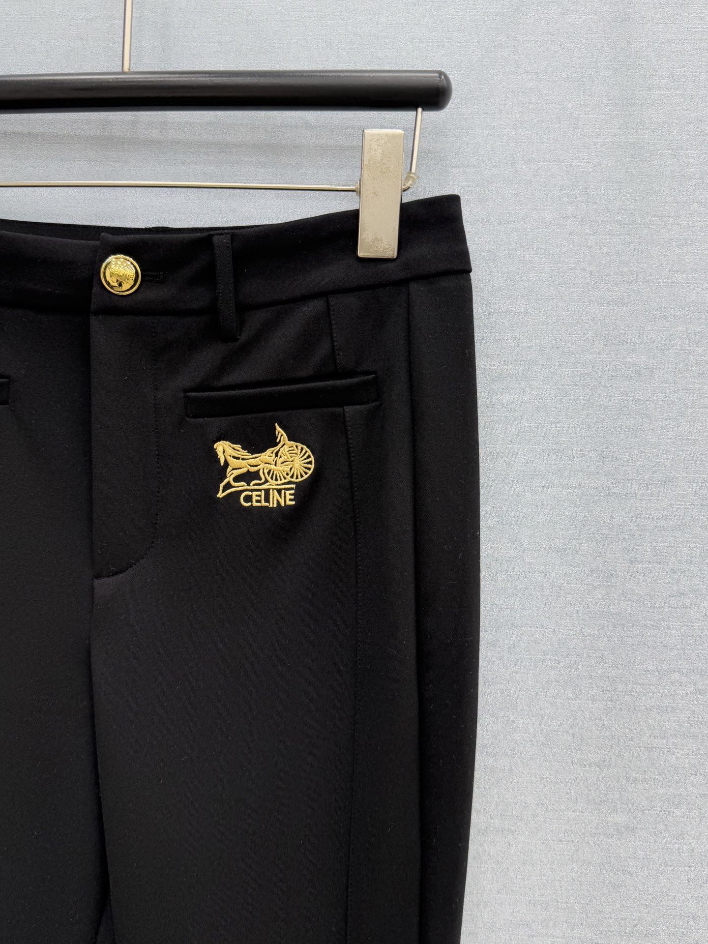 🛒𝐍𝐄𝐖 · 𝟐𝟎𝟐6/爆款现货原单品质 Celi*｜26新品大喇叭休闲裤经典版型 黑金高端设计 大工厂