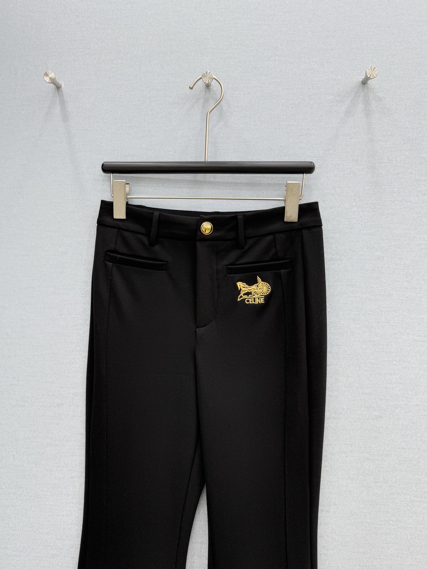 🛒𝐍𝐄𝐖 · 𝟐𝟎𝟐6/爆款现货原单品质 Celi*｜26新品大喇叭休闲裤经典版型 黑金高端设计 大工厂