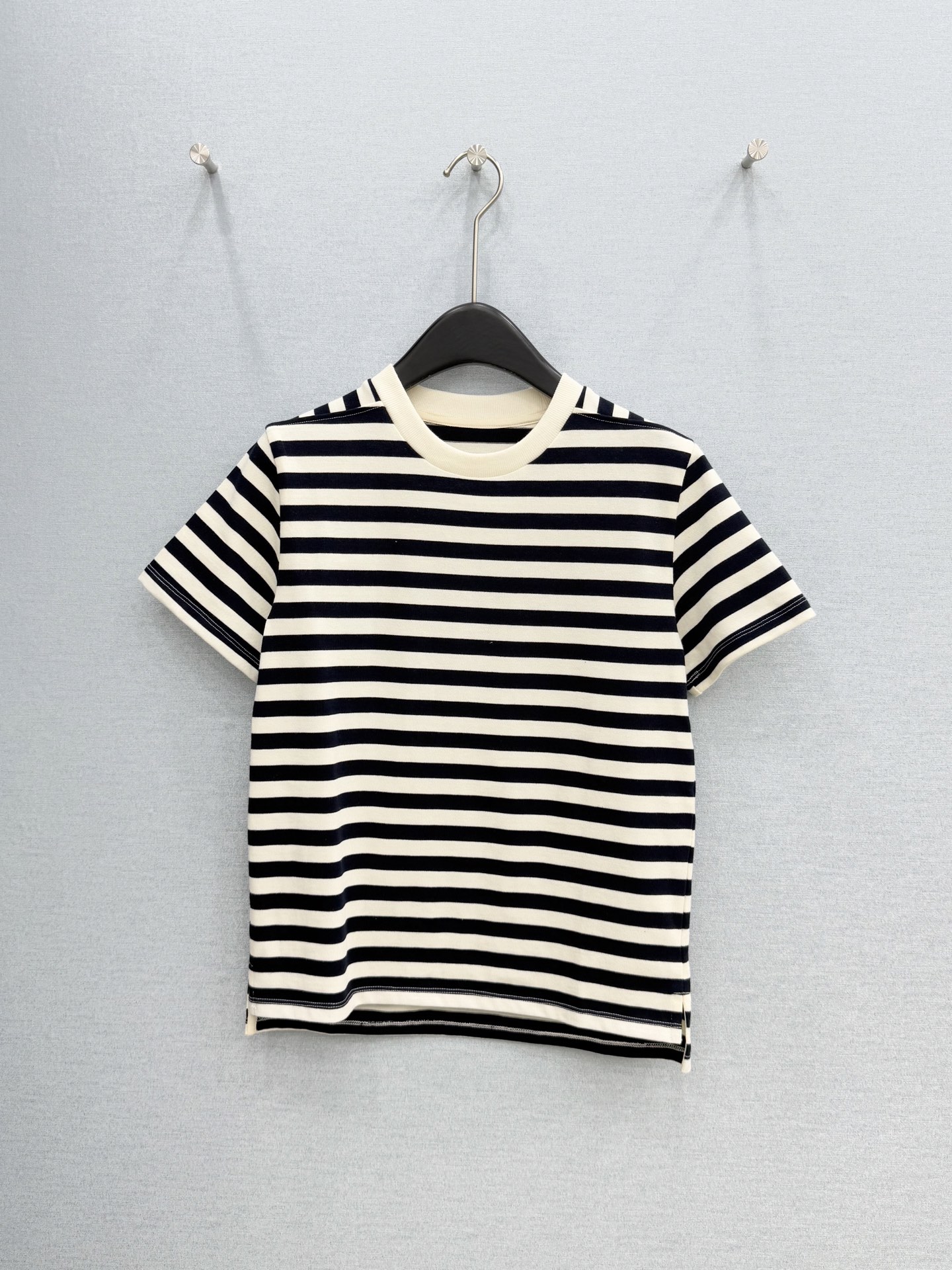 26夏季新品 经典条纹半袖🚢面料：100%棉领口：97%棉 3%锦纶 🚢经典圆领+落肩版型，适配各种身形