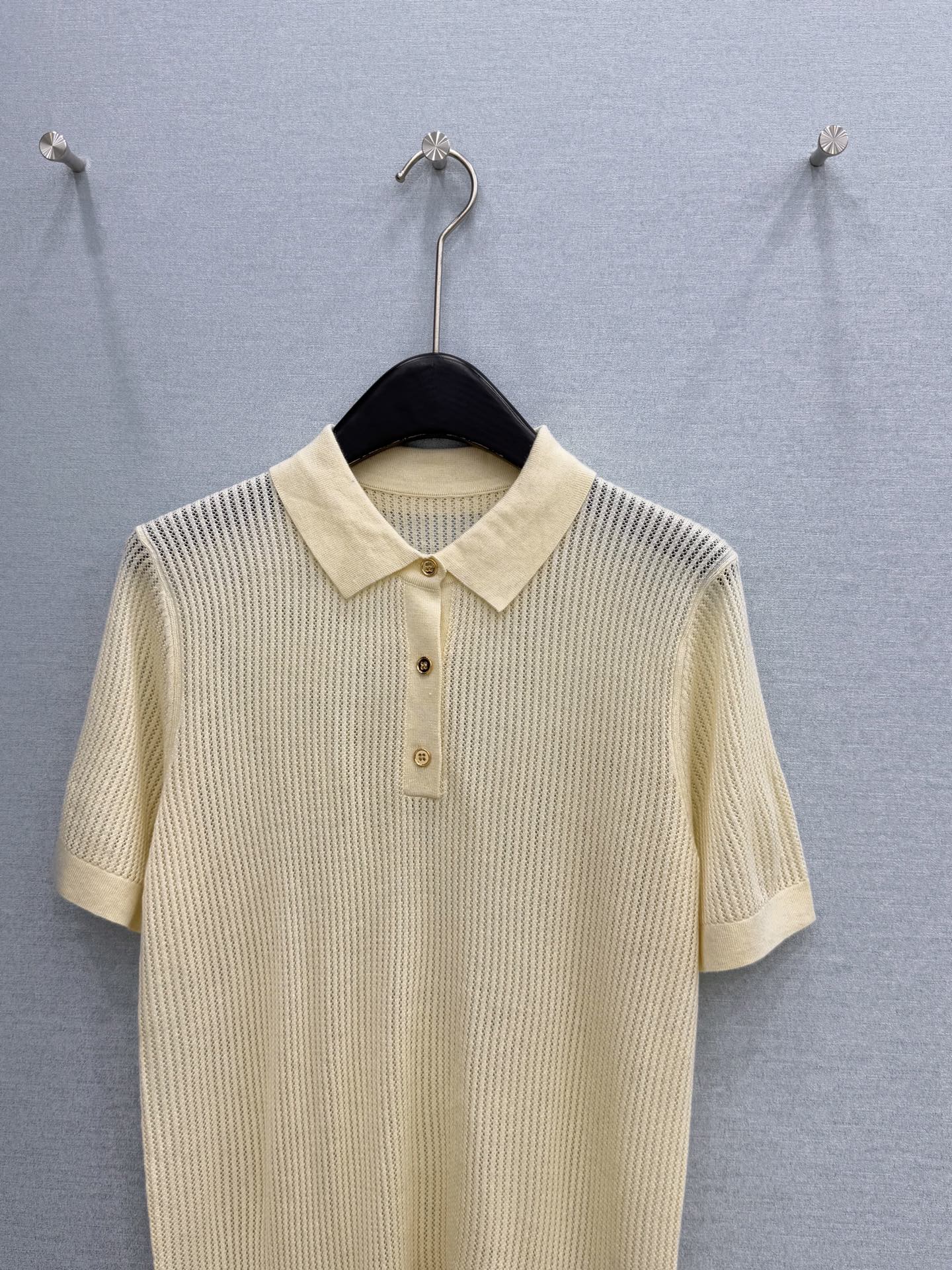 26春季新品 Polo针织半袖 🌼 精选优质纱线，触感柔软糯滑，透气不闷汗，春夏穿着更清爽舒适。面料：1