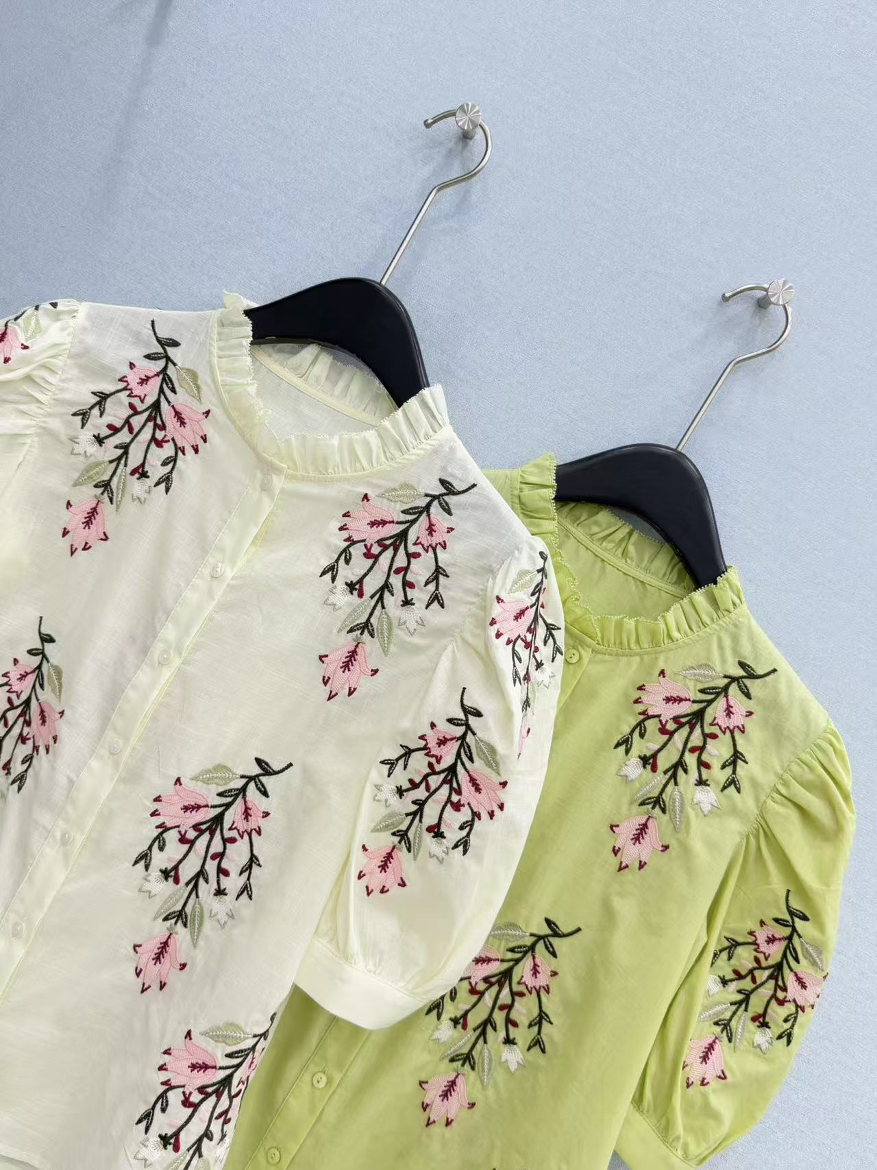 🛒𝐍𝐄𝐖 · 𝟐𝟎𝟐6/爆款现货原单品质 小众*｜2026新品刺绣衬衫精致版型，高级肌理细腻 极简主义常