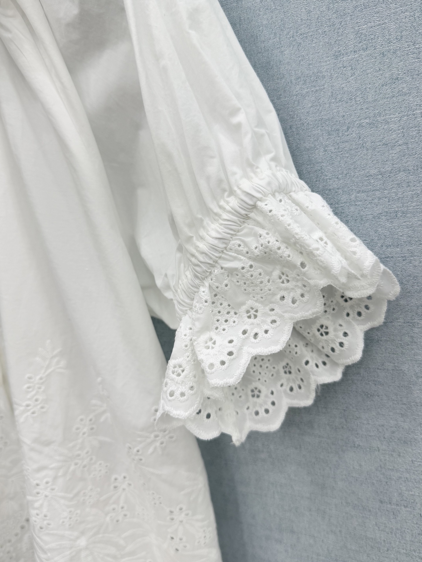🛒𝐍𝐄𝐖 · 𝟐𝟎𝟐6/爆款现货原单品质 小众*｜2026新品花边刺绣衬衫精致版型，高级肌理细腻 极简主