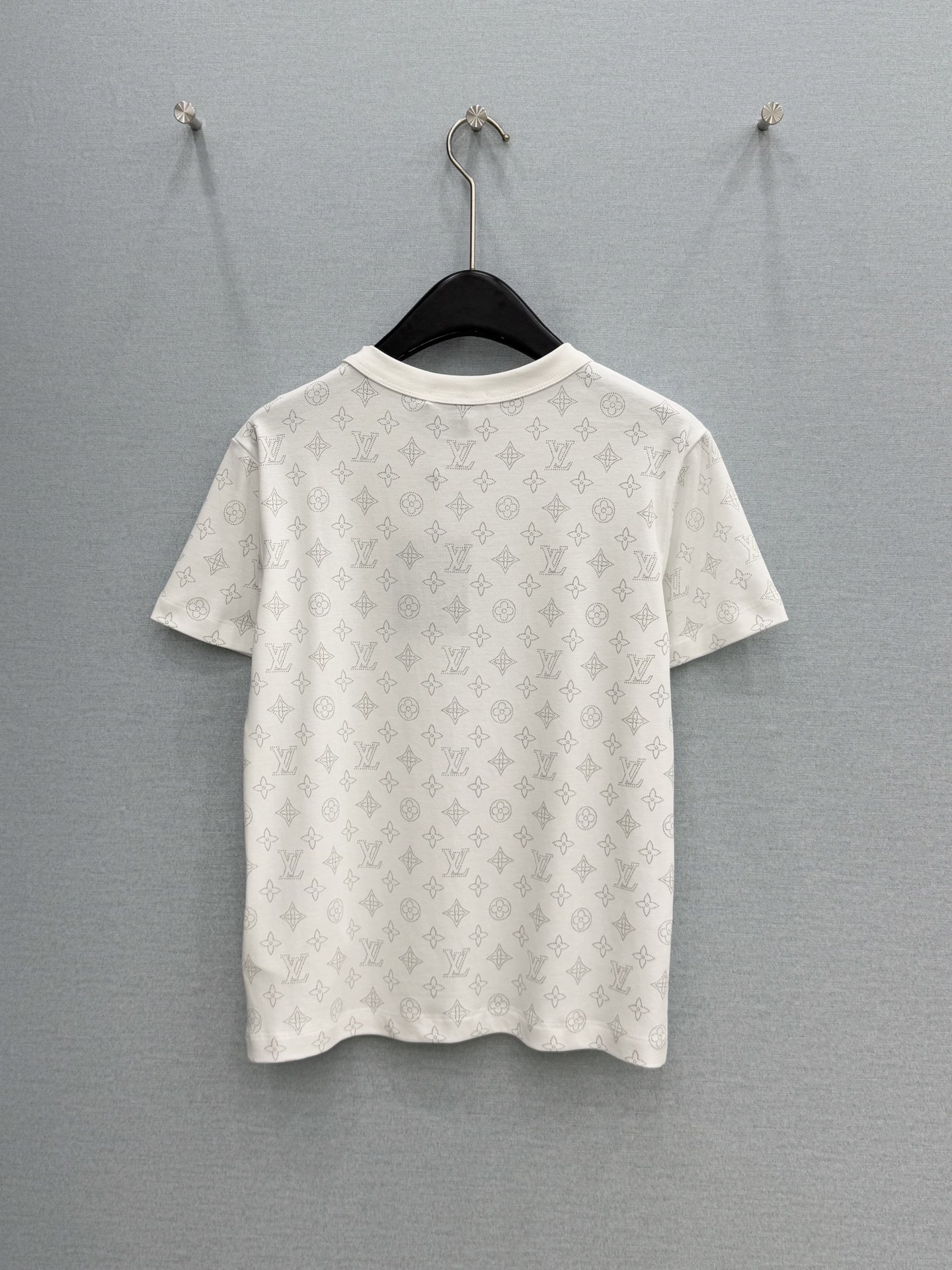 🛒𝐍𝐄𝐖 · 𝟐𝟎𝟐6/爆款现货原单品质 Lou *｜精致印花短袖T恤高订面料 亲肤透气舒适标志性字母图