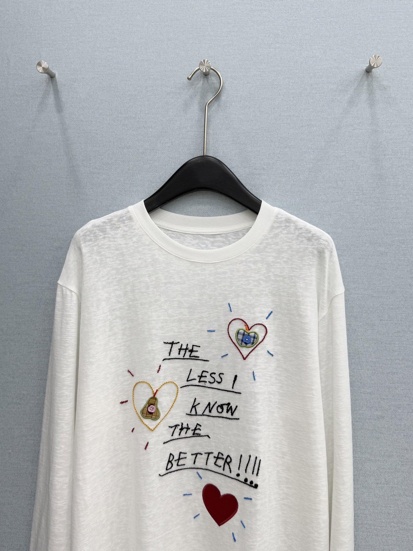 🛒𝐍𝐄𝐖 · 𝟐𝟎𝟐6/爆款现货【春夏上新】 设计师小众｜2026新款印花刺绣防晒长袖T恤高订面料，百搭