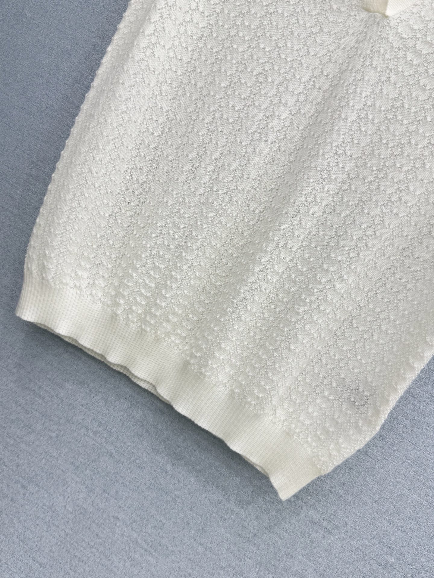 🛒𝐍𝐄𝐖 · 𝟐𝟎𝟐6/爆款现货【原单品质】 小众｜26新品天丝棉针织短袖背心王炸单品，精致常规版型上身