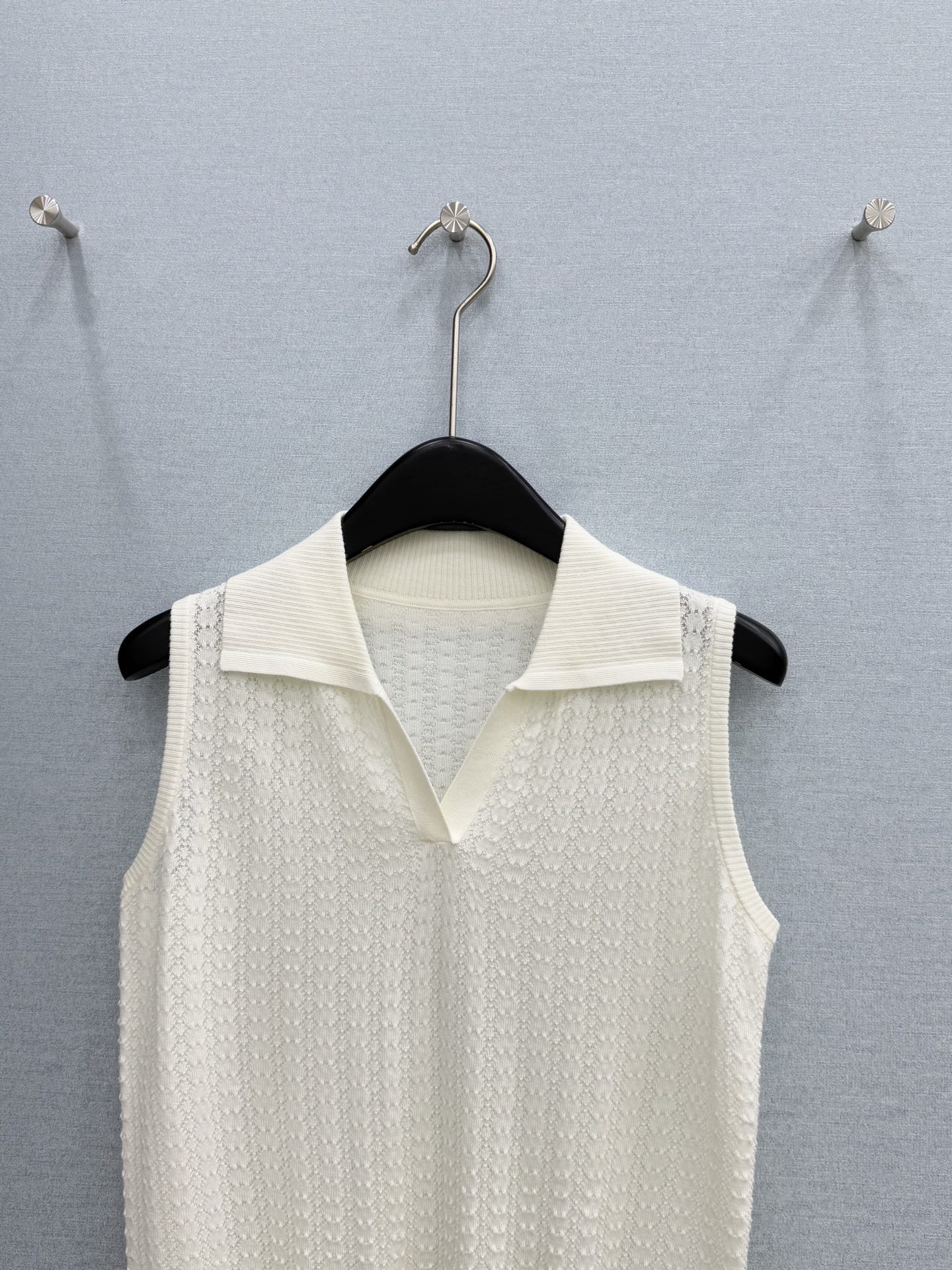 🛒𝐍𝐄𝐖 · 𝟐𝟎𝟐6/爆款现货【原单品质】 小众｜26新品天丝棉针织短袖背心王炸单品，精致常规版型上身