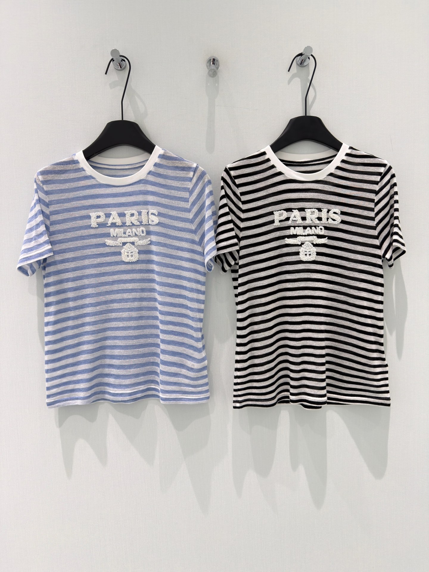 🛒𝐍𝐄𝐖 · 𝟐𝟎𝟐6/爆款现货【春夏上新】 设计师小众｜2026新款立体刺绣条纹短袖T恤来赛尔面料，百