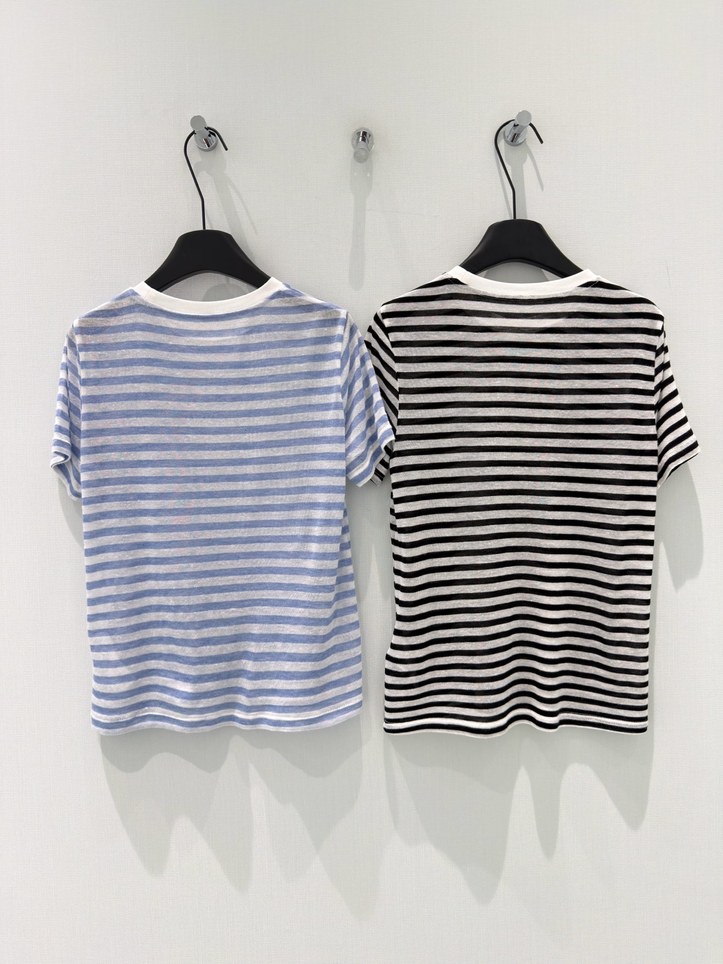 🛒𝐍𝐄𝐖 · 𝟐𝟎𝟐6/爆款现货【春夏上新】 设计师小众｜2026新款立体刺绣条纹短袖T恤来赛尔面料，百