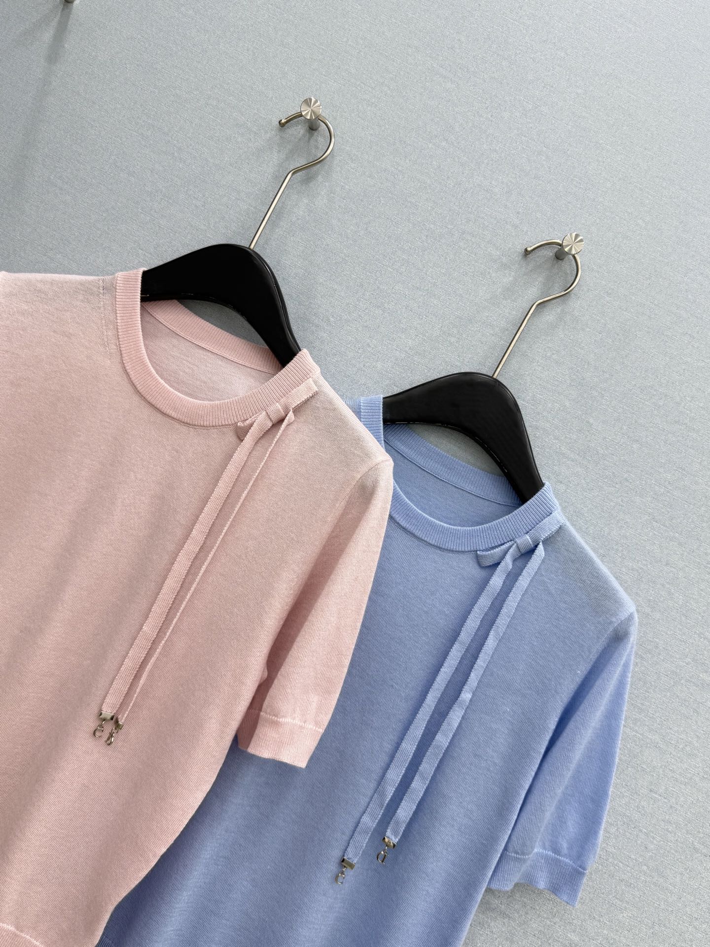 🛒𝐍𝐄𝐖 · 𝟐𝟎𝟐6/爆款现货【原单品质】 小众｜26新品蝴蝶结针织衫王炸单品，精致常规版型上身巨显瘦