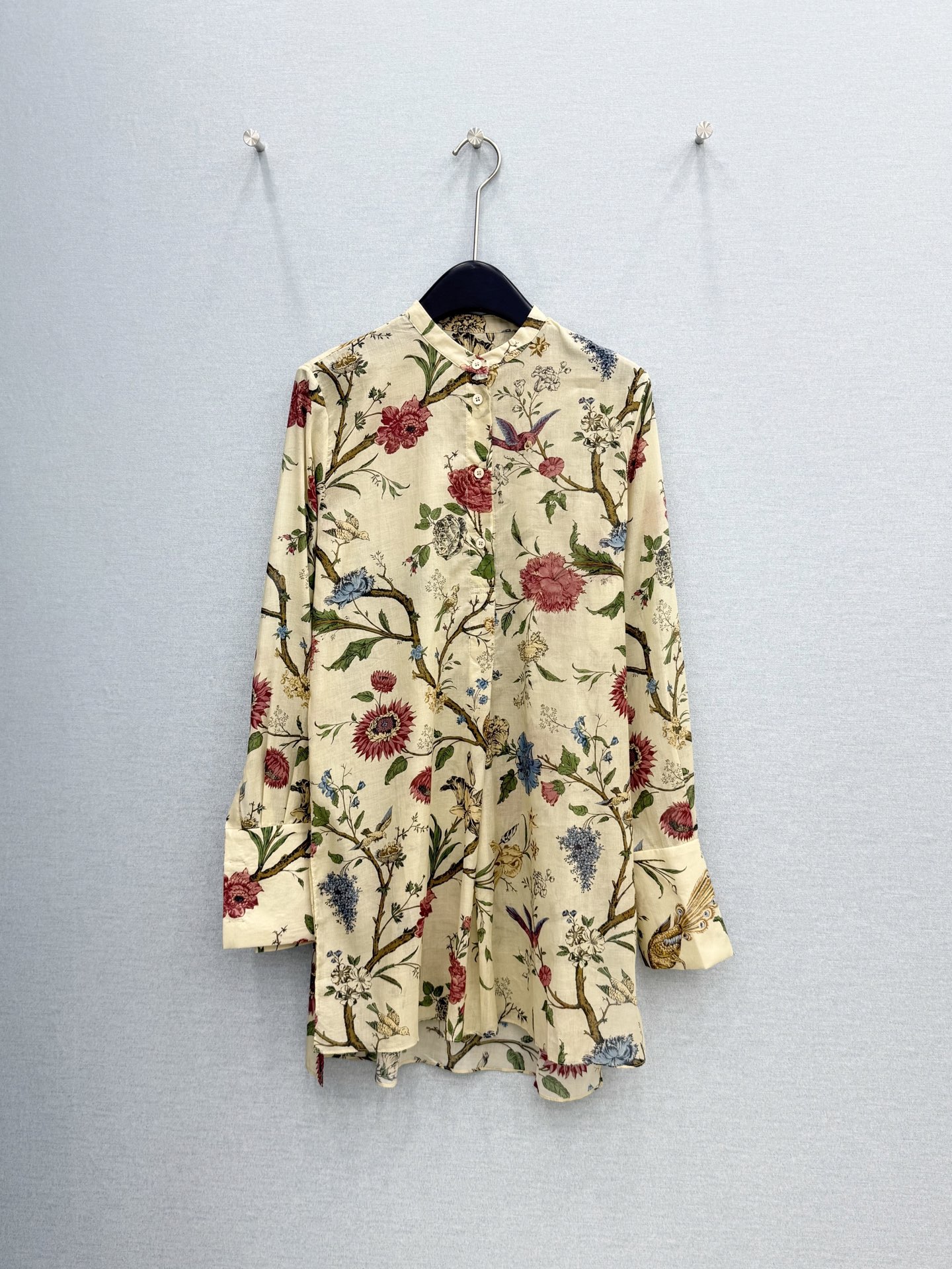 🛒𝐍𝐄𝐖 · 𝟐𝟎𝟐6/爆款现货原单品质 小众*｜2026新品翻领长款花鸟印花衬衫精致宽松版型，高级肌理