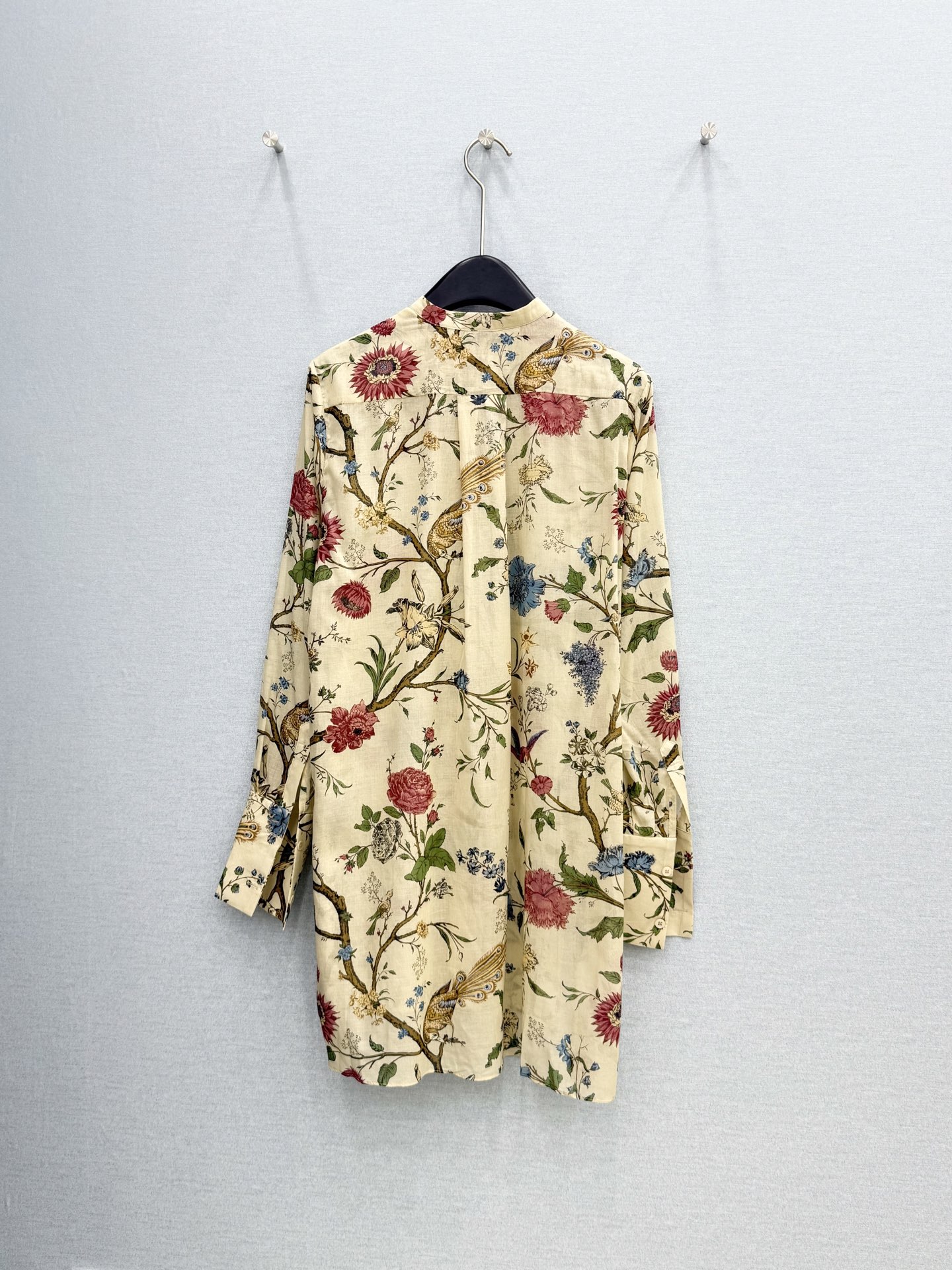 🛒𝐍𝐄𝐖 · 𝟐𝟎𝟐6/爆款现货原单品质 小众*｜2026新品翻领长款花鸟印花衬衫精致宽松版型，高级肌理