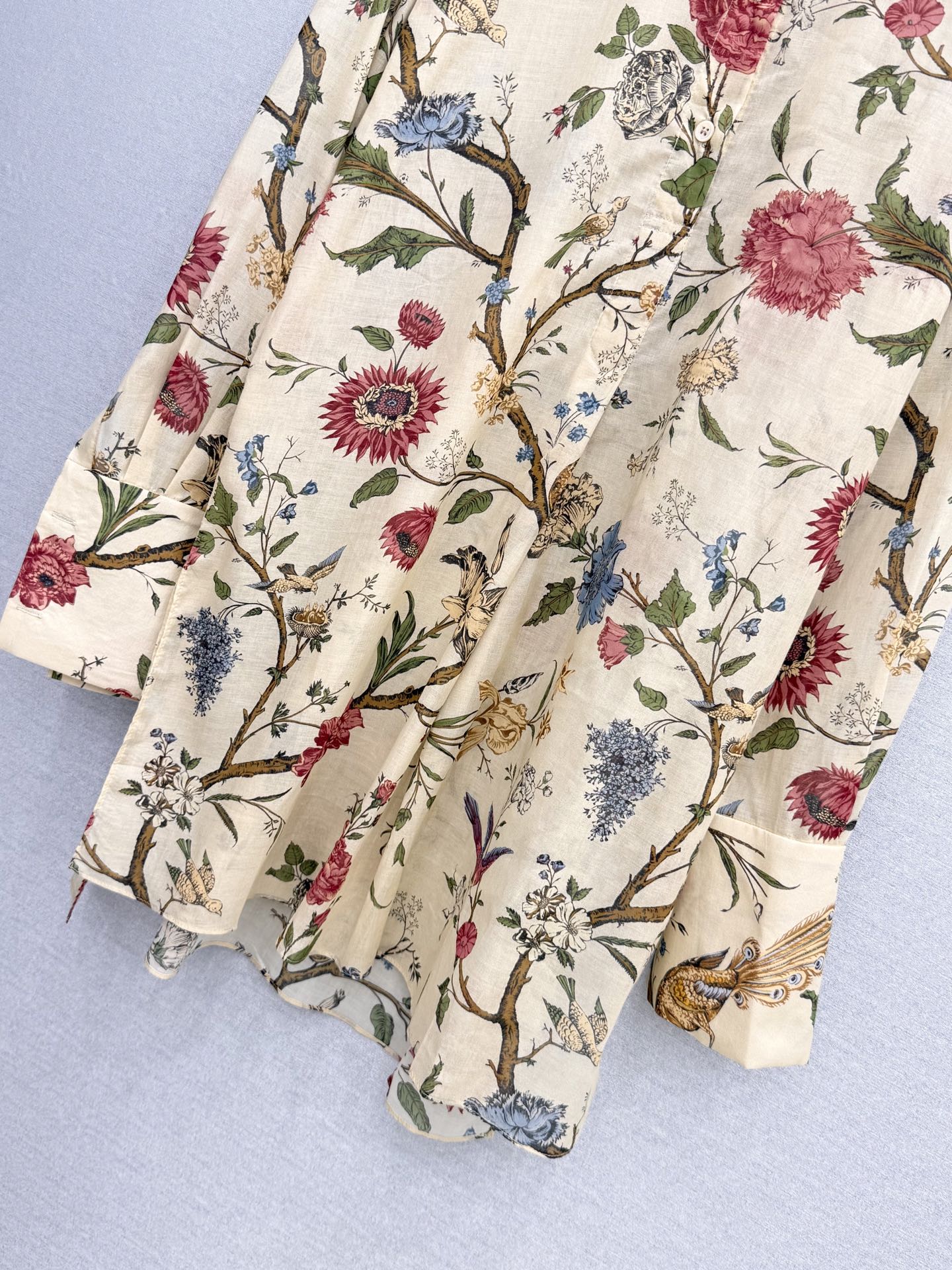🛒𝐍𝐄𝐖 · 𝟐𝟎𝟐6/爆款现货原单品质 小众*｜2026新品翻领长款花鸟印花衬衫精致宽松版型，高级肌理