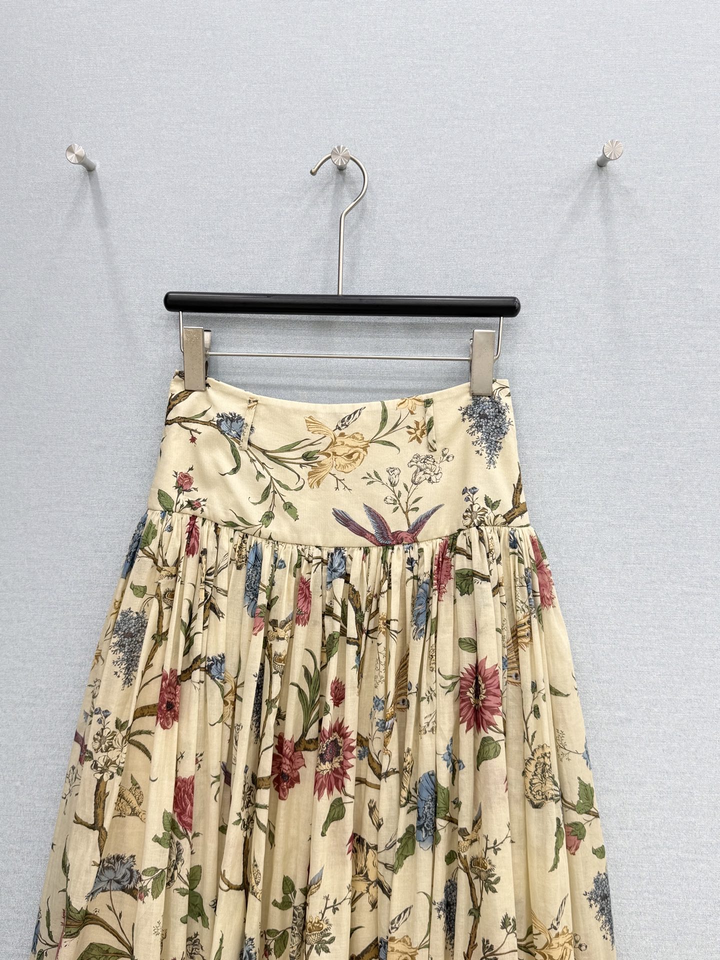 🛒𝐍𝐄𝐖 · 𝟐𝟎𝟐6/爆款现货原单品质 小众*｜2026新品翻领长款花鸟印花长半裙精致宽松版型，高级肌