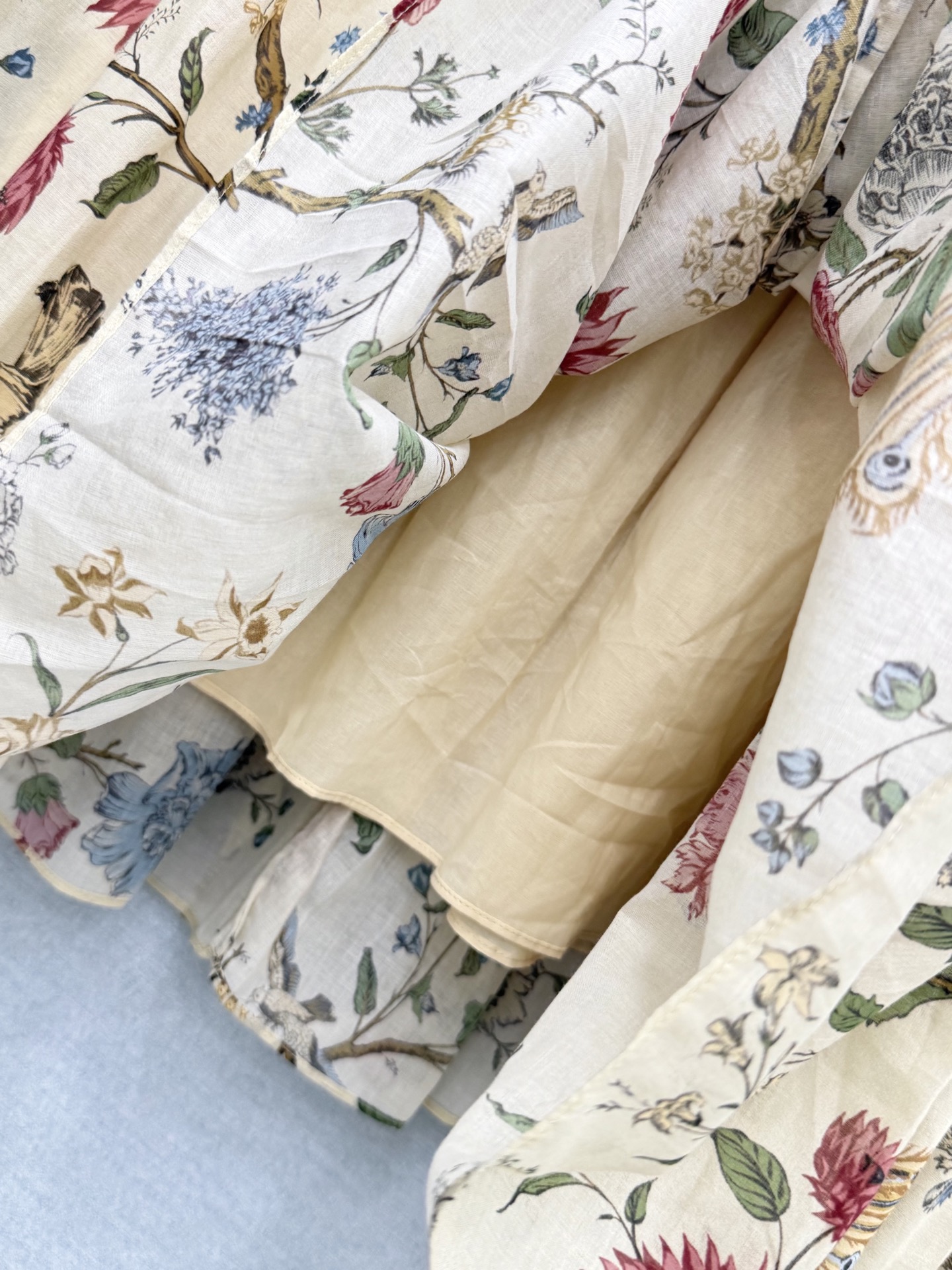 🛒𝐍𝐄𝐖 · 𝟐𝟎𝟐6/爆款现货原单品质 小众*｜2026新品翻领长款花鸟印花长半裙精致宽松版型，高级肌