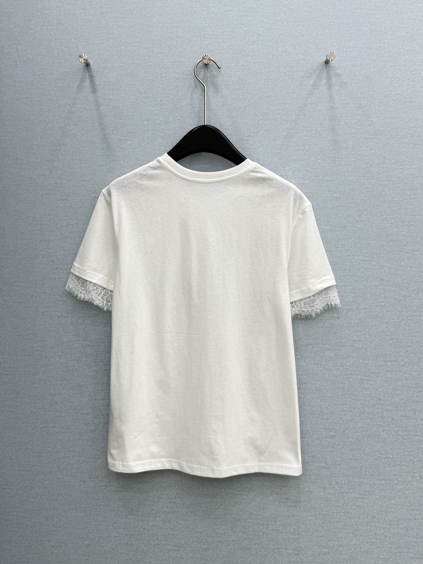 🛒𝐍𝐄𝐖 · 𝟐𝟎𝟐6/爆款现货原单品质 小众*｜26新品蕾丝水溶拼接T恤精致版型上身巨显瘦！定制最新工