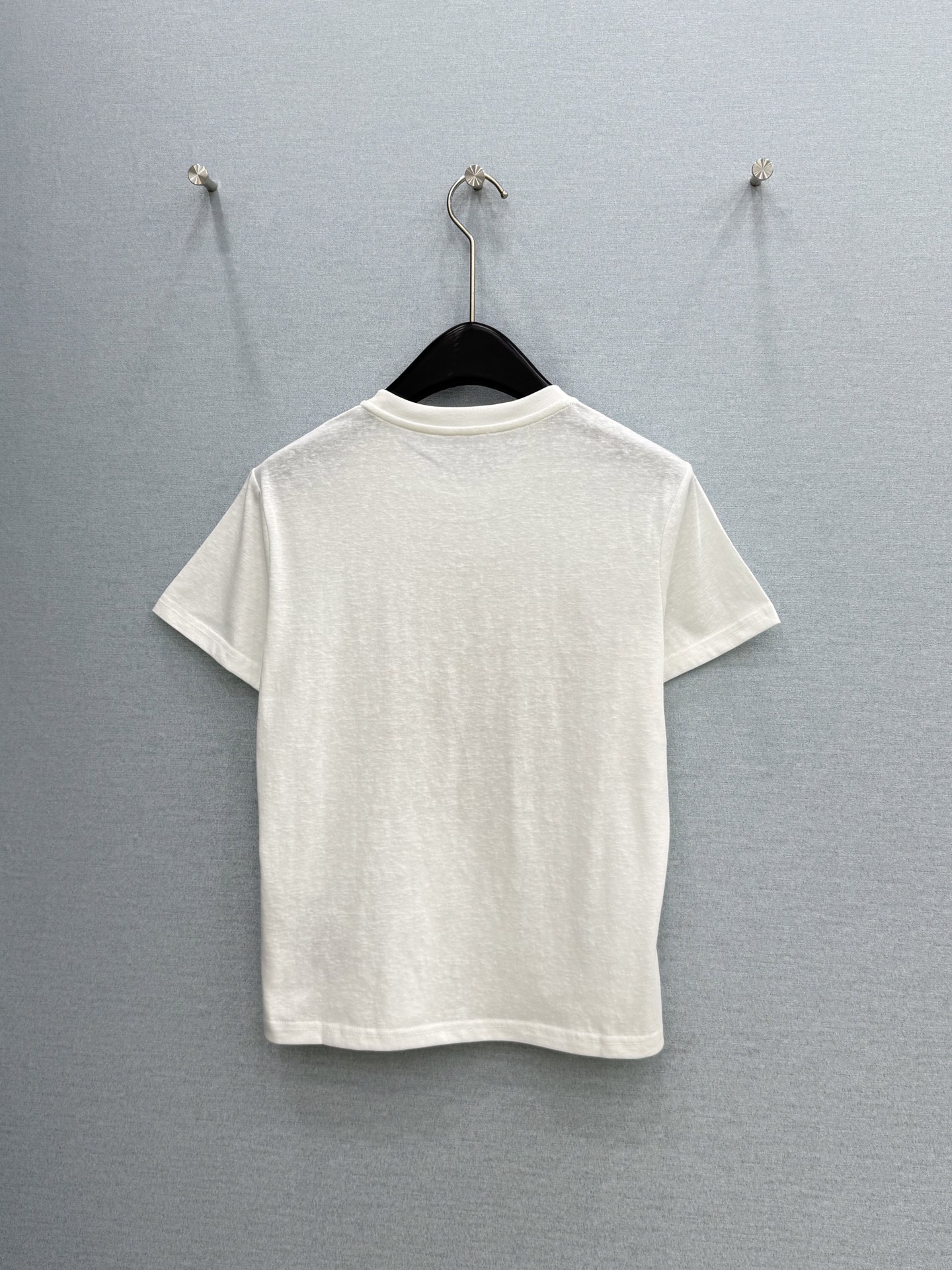 🛒𝐍𝐄𝐖 · 𝟐𝟎𝟐6/爆款现货原单品质 小众*｜精致印花订珠短袖T恤高订面料 亲肤透气舒适标志性字母图