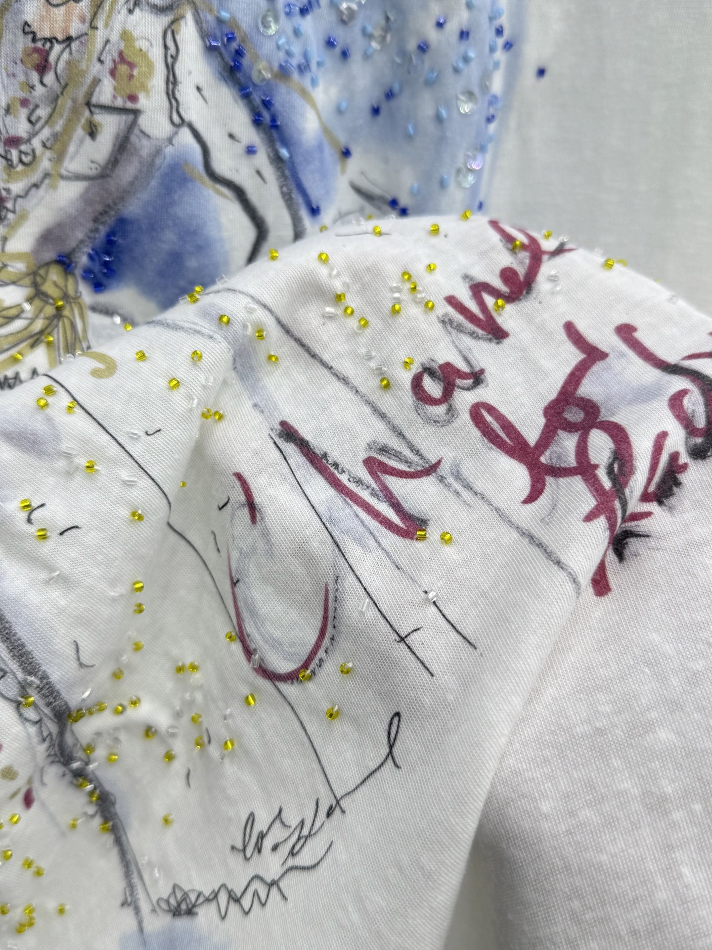 🛒𝐍𝐄𝐖 · 𝟐𝟎𝟐6/爆款现货原单品质 小众*｜精致印花订珠短袖T恤高订面料 亲肤透气舒适标志性字母图