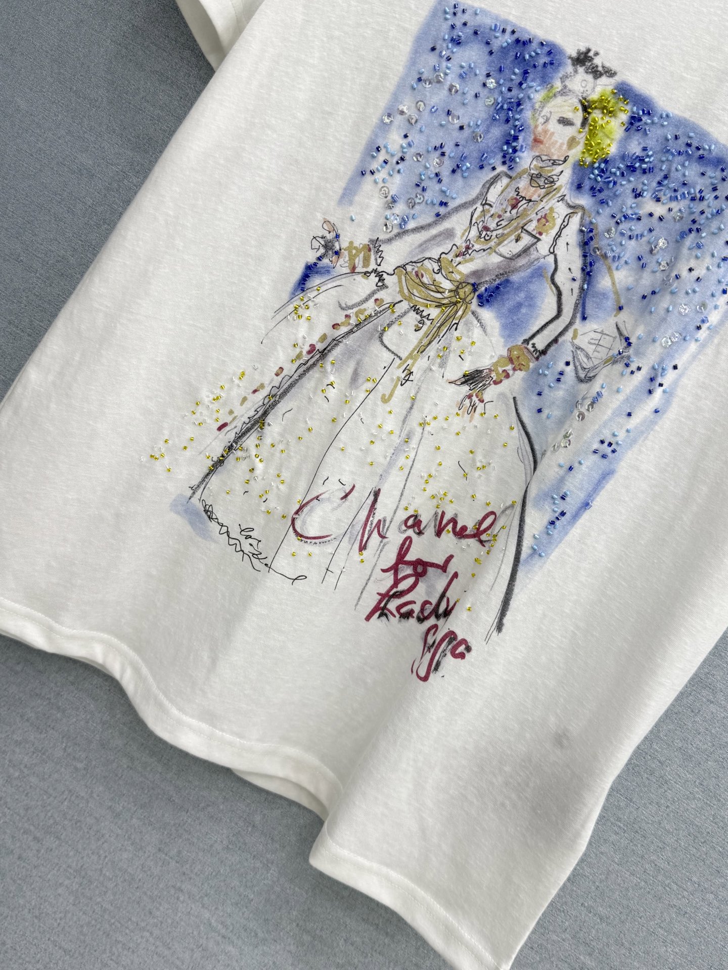 🛒𝐍𝐄𝐖 · 𝟐𝟎𝟐6/爆款现货原单品质 小众*｜精致印花订珠短袖T恤高订面料 亲肤透气舒适标志性字母图