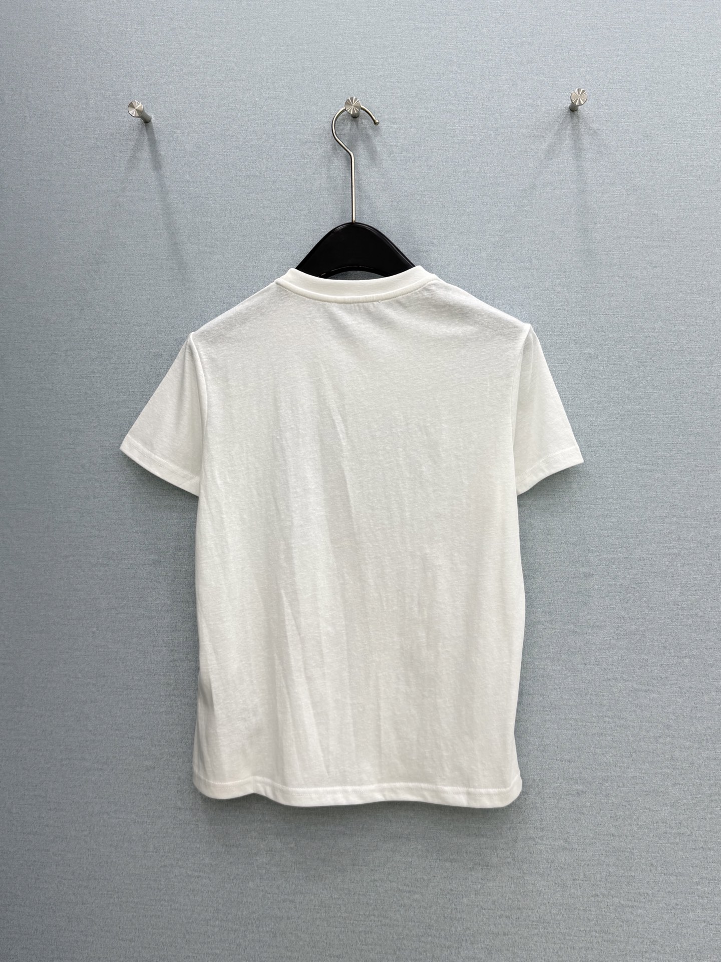 🛒𝐍𝐄𝐖 · 𝟐𝟎𝟐6/爆款现货原单品质 小众*｜精致印花订珠短袖T恤高订面料 亲肤透气舒适标志性字母图