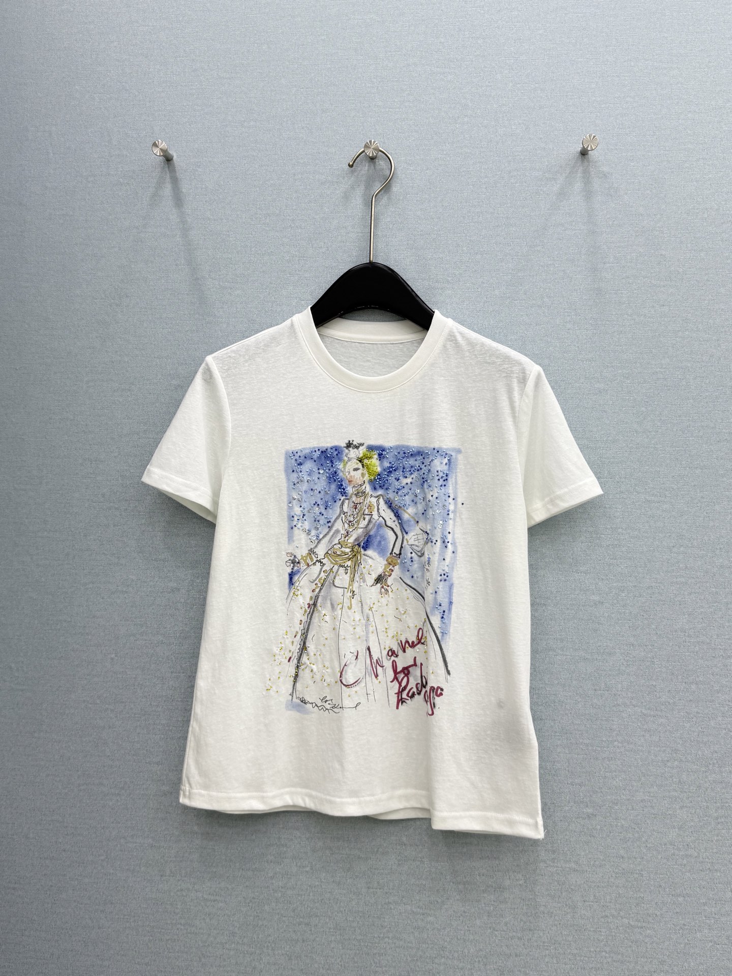 🛒𝐍𝐄𝐖 · 𝟐𝟎𝟐6/爆款现货原单品质 小众*｜精致印花订珠短袖T恤高订面料 亲肤透气舒适标志性字母图