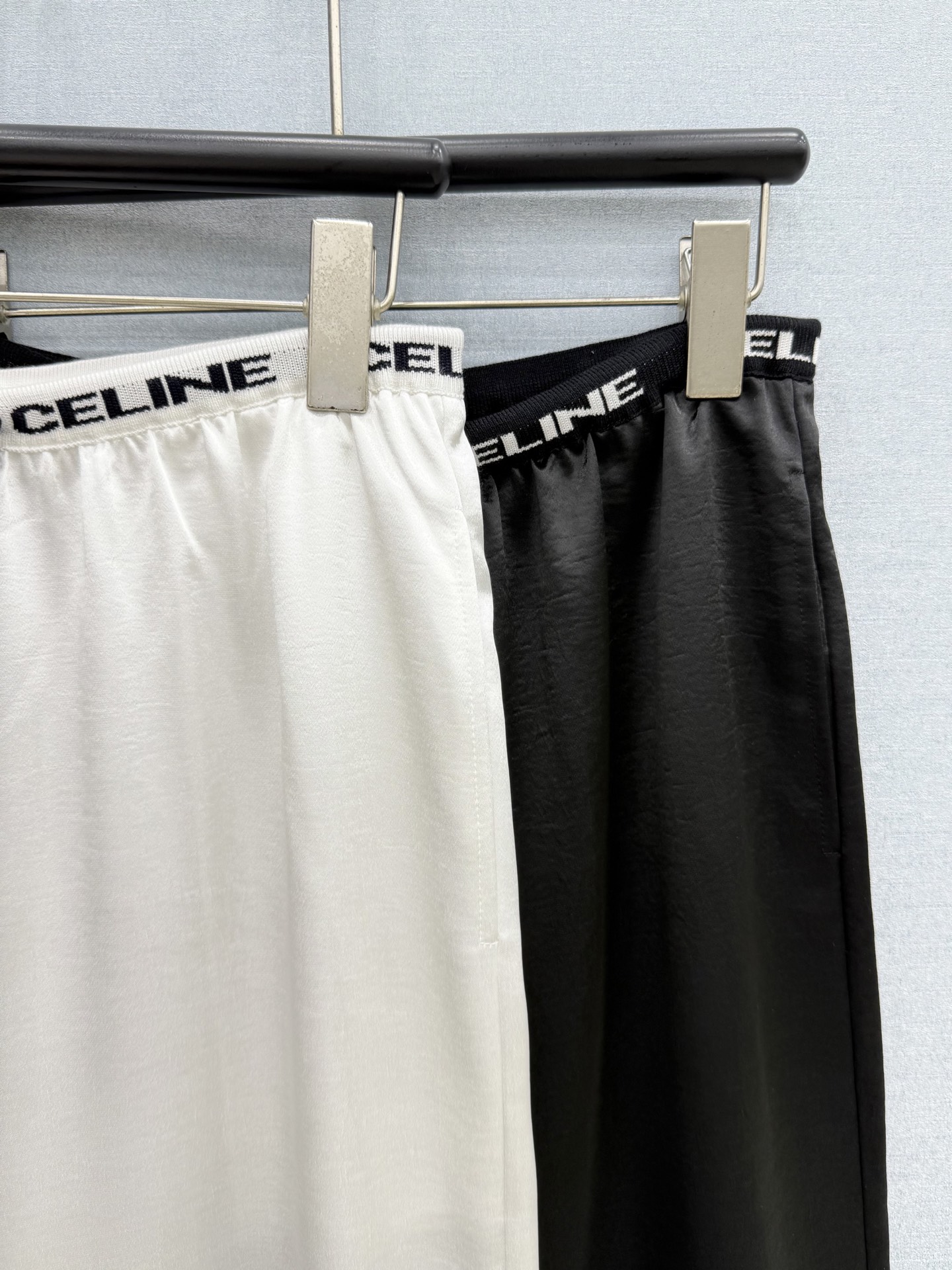 🛒𝐍𝐄𝐖 · 𝟐𝟎𝟐6/爆款现货原单高品质 Celi*｜26新款抽绳织带醋酸休闲裤颜色百搭高级 松紧腰包