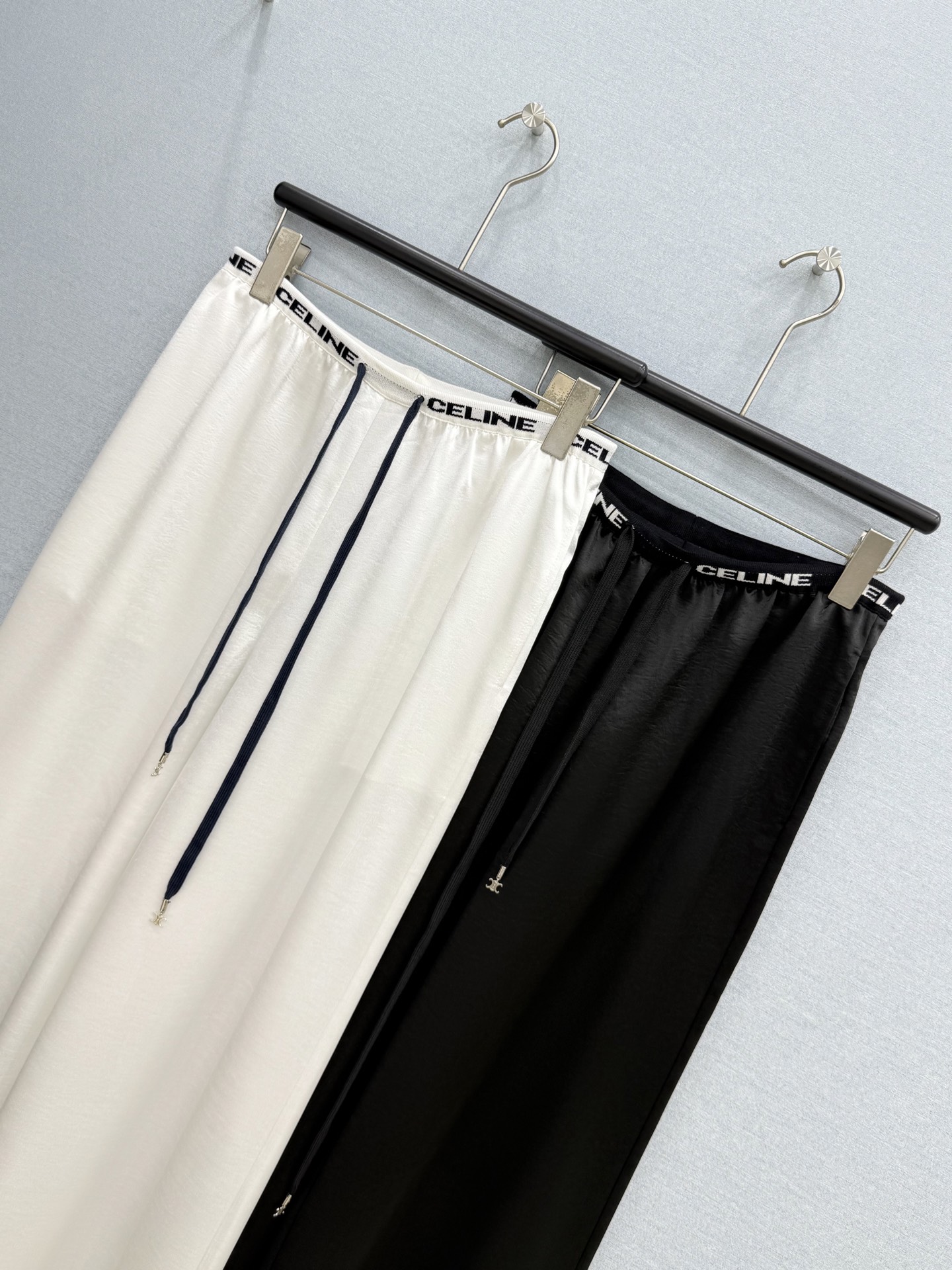 🛒𝐍𝐄𝐖 · 𝟐𝟎𝟐6/爆款现货原单高品质 Celi*｜26新款抽绳织带醋酸休闲裤颜色百搭高级 松紧腰包