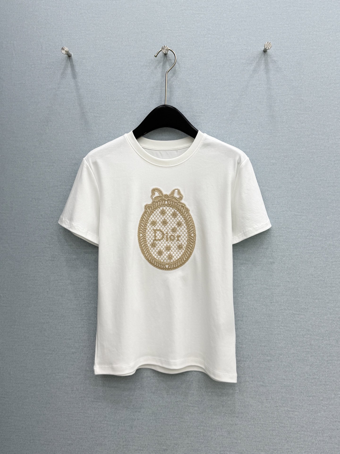 🛒𝐍𝐄𝐖 · 𝟐𝟎𝟐6/爆款现货原单品质 Dio* *｜精致刺绣短袖T恤高订面料 亲肤透气舒适标志性字母